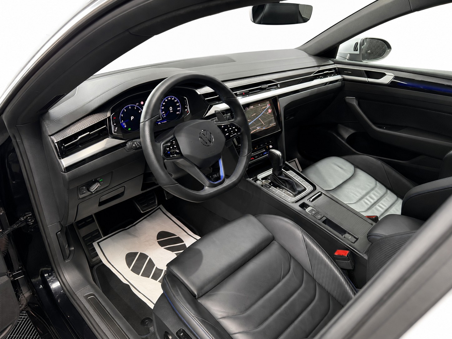 VW Arteon SB 2.0 TSI R 4Motion DSG * Panorama * AHK *Leder * Sportsitze * Harman/Kardon * Vollaustattung *-image-8