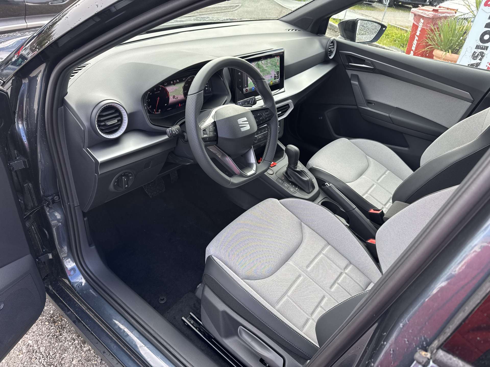 SEAT Arona 1.5 Eco TSi FR DSG-Automat-image-5