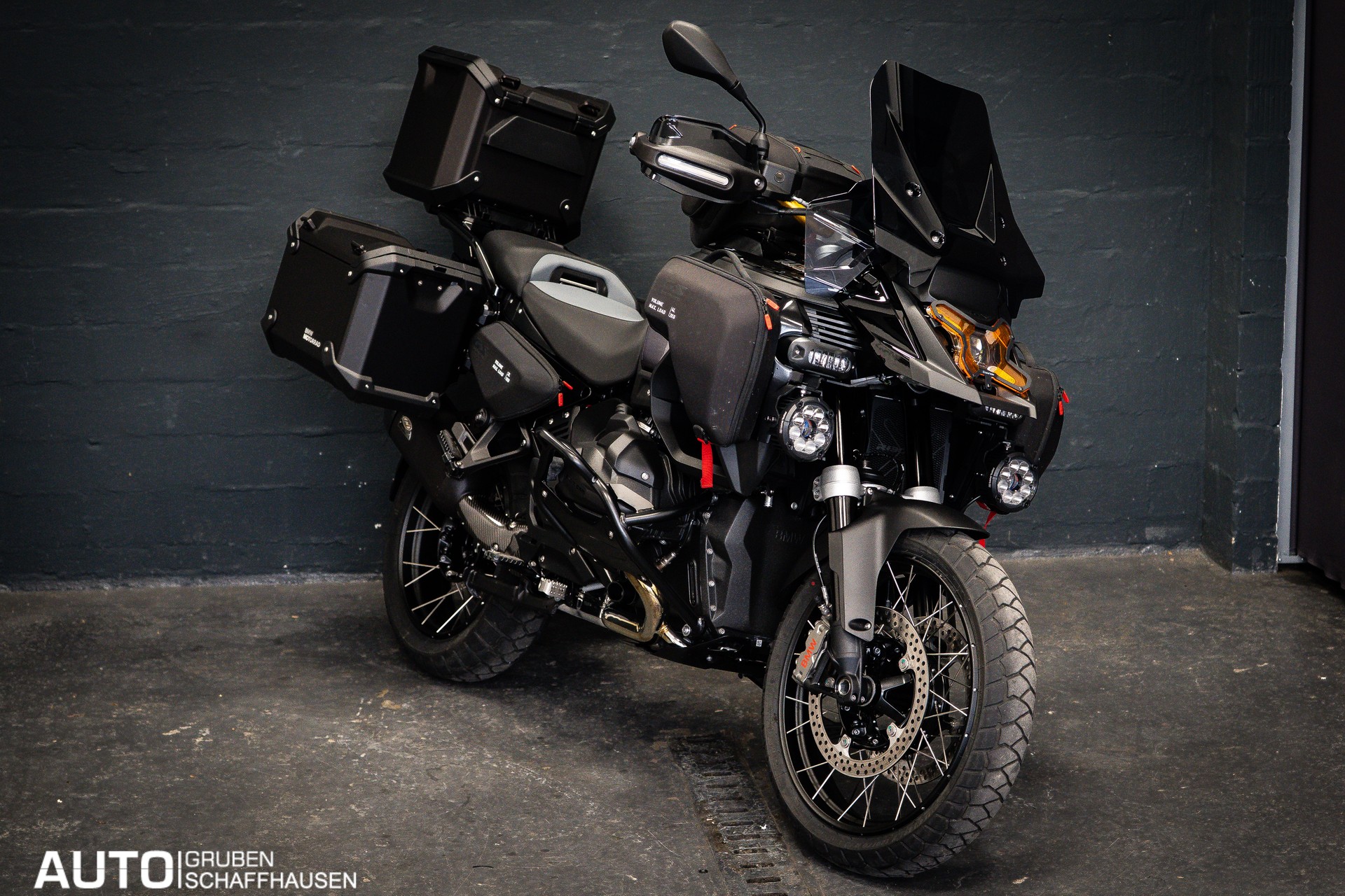 BMW R 1300 GS Adventure Quad Black J&H