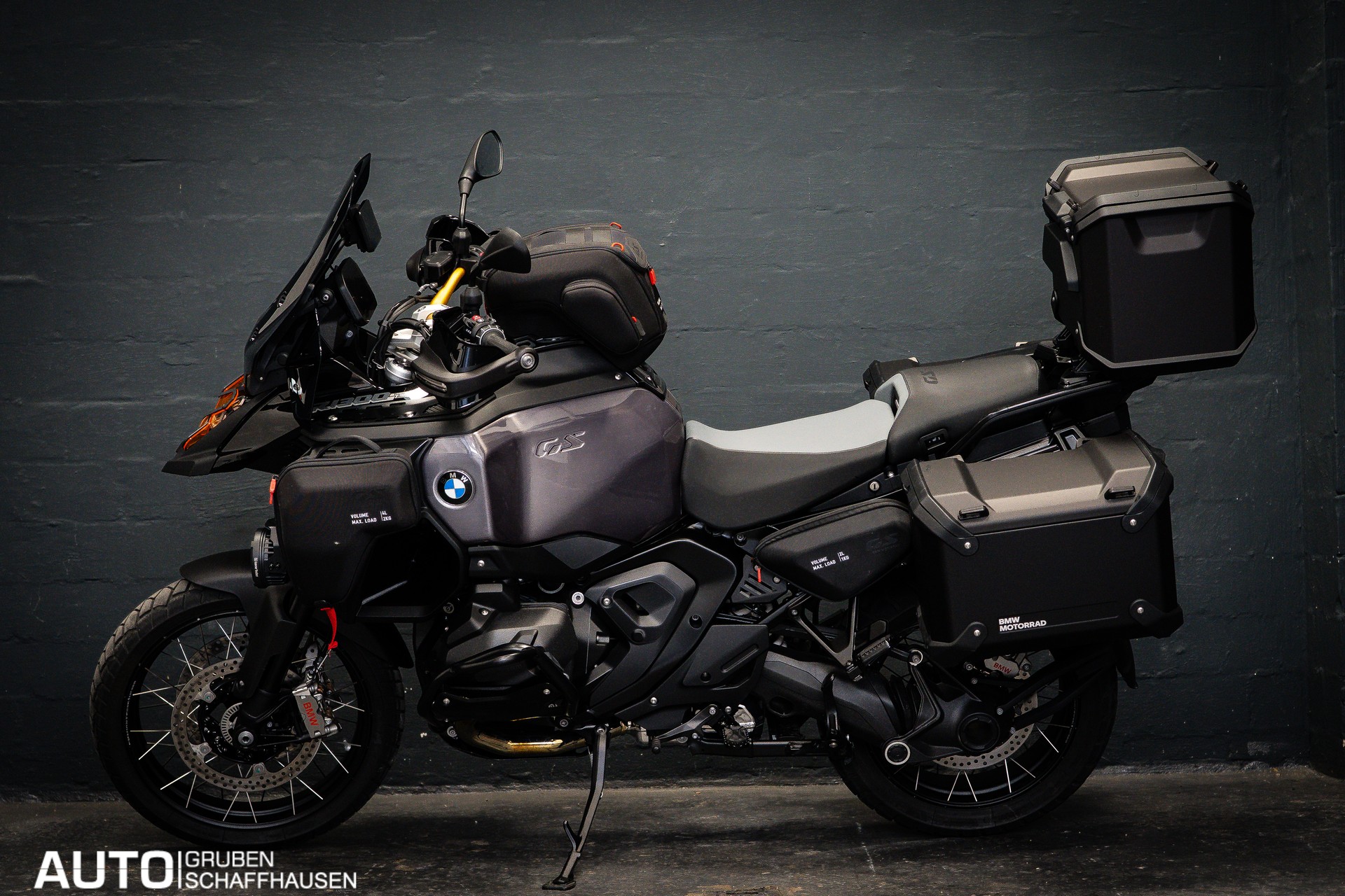 BMW R 1300 GS Adventure Quad Black J&H-image-10