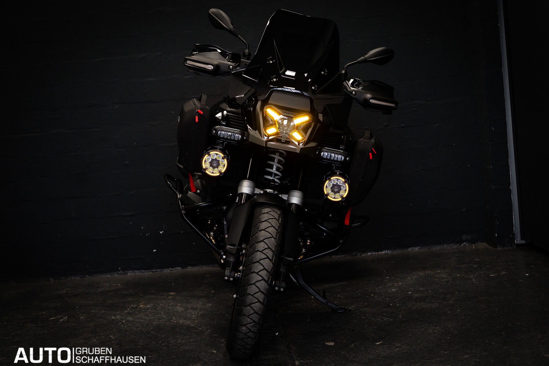 BMW R 1300 GS Adventure Quad Black J&H-image-14