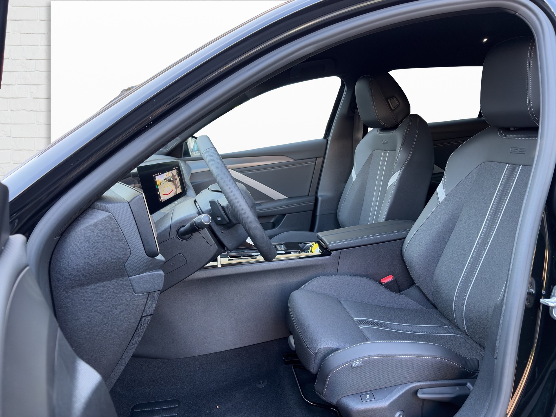 OPEL Astra Sports Tourer 1.2i Turbo GS A-image-3