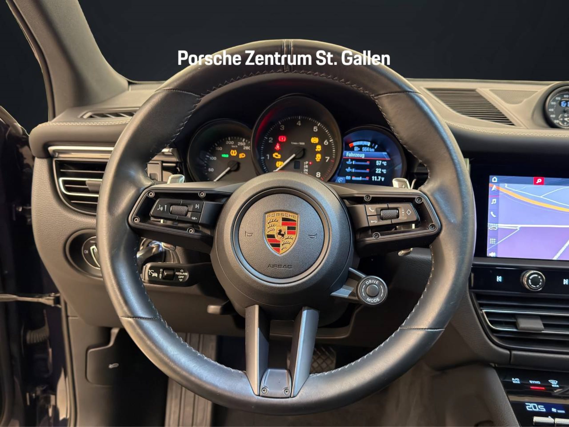 PORSCHE Macan-image-12