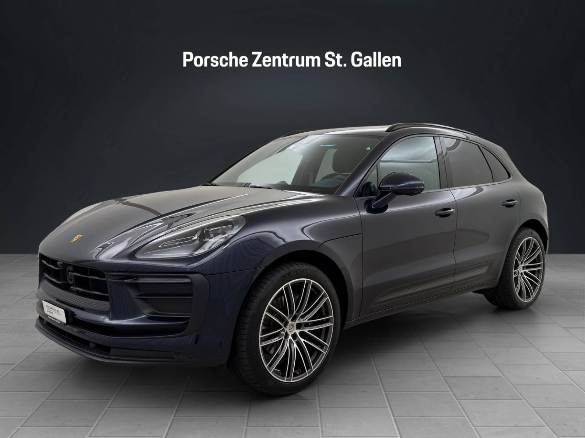 PORSCHE Macan-image-0