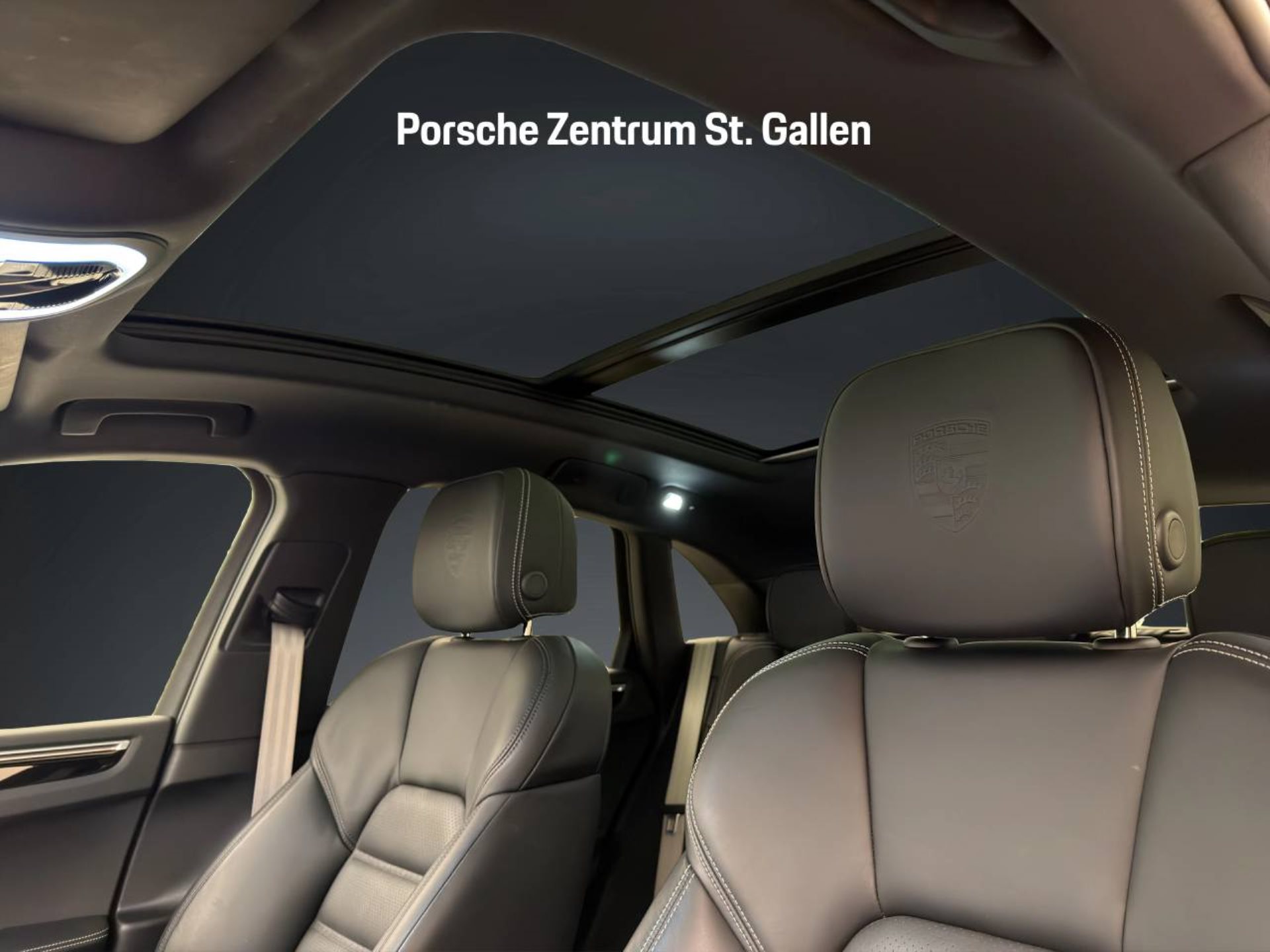 PORSCHE Macan-image-13