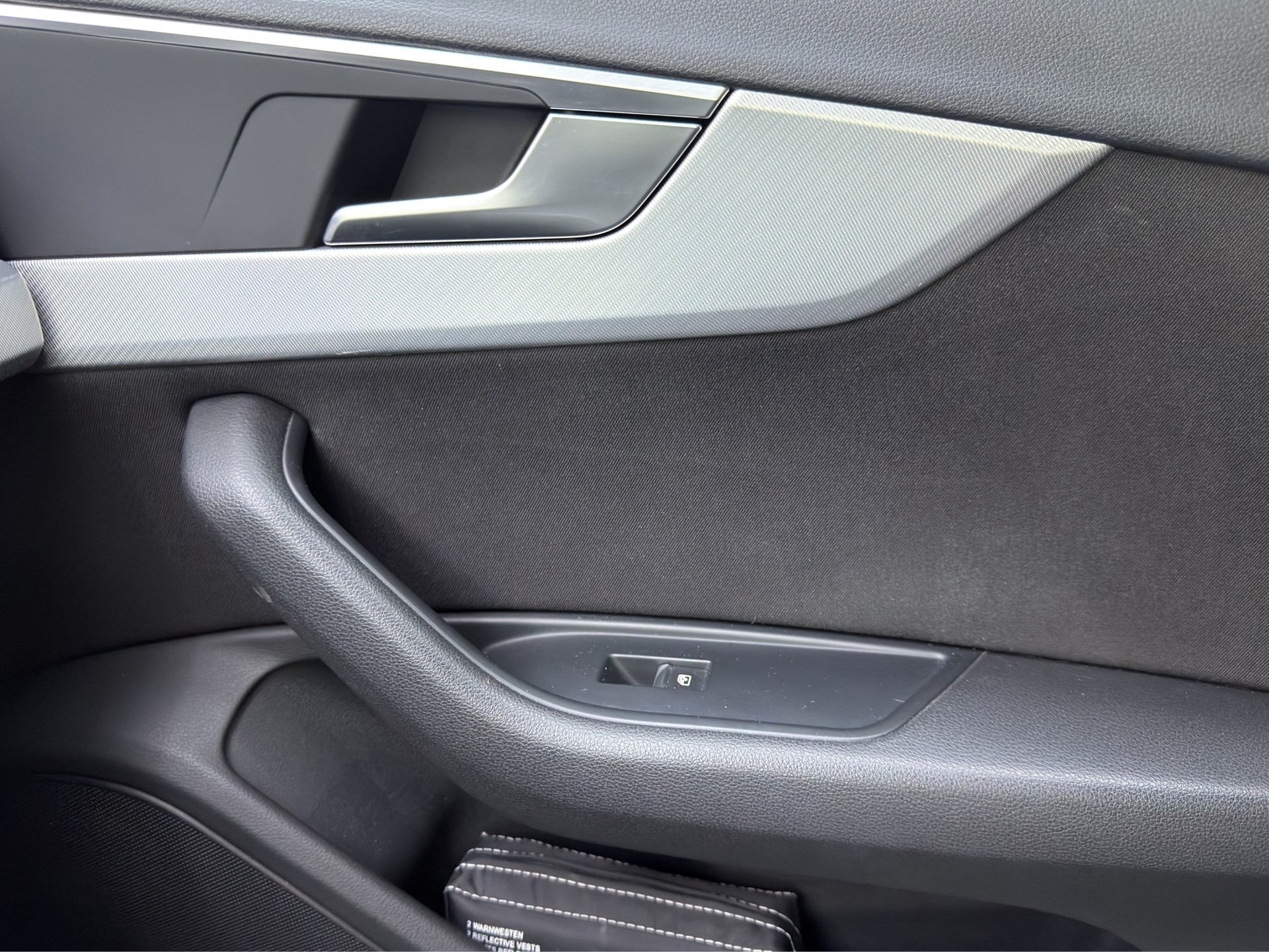 AUDI A4 Avant 40 TDI Sport quattro S-tronic-image-24
