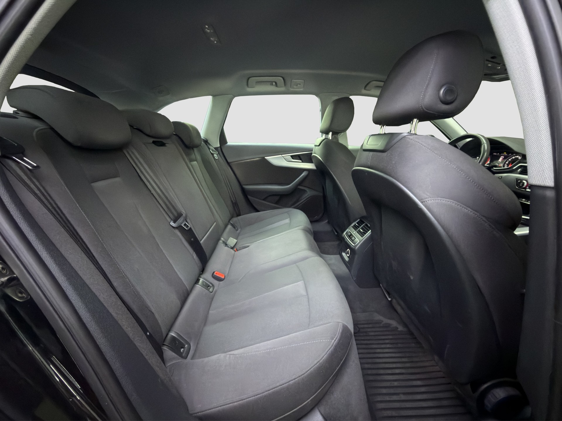 AUDI A4 Avant 40 TDI Sport quattro S-tronic-image-13