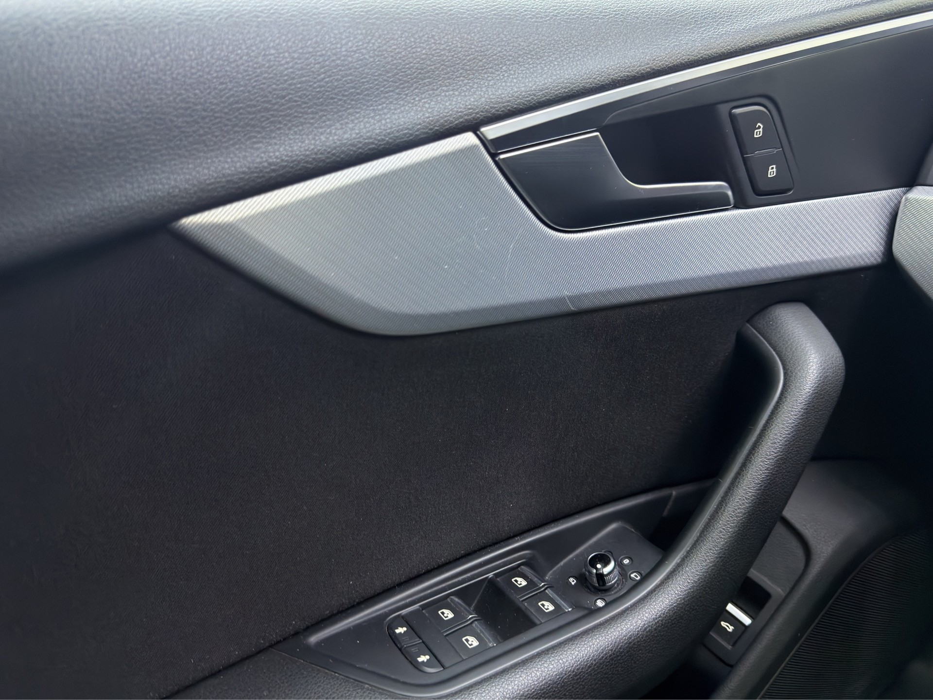 AUDI A4 Avant 40 TDI Sport quattro S-tronic-image-23