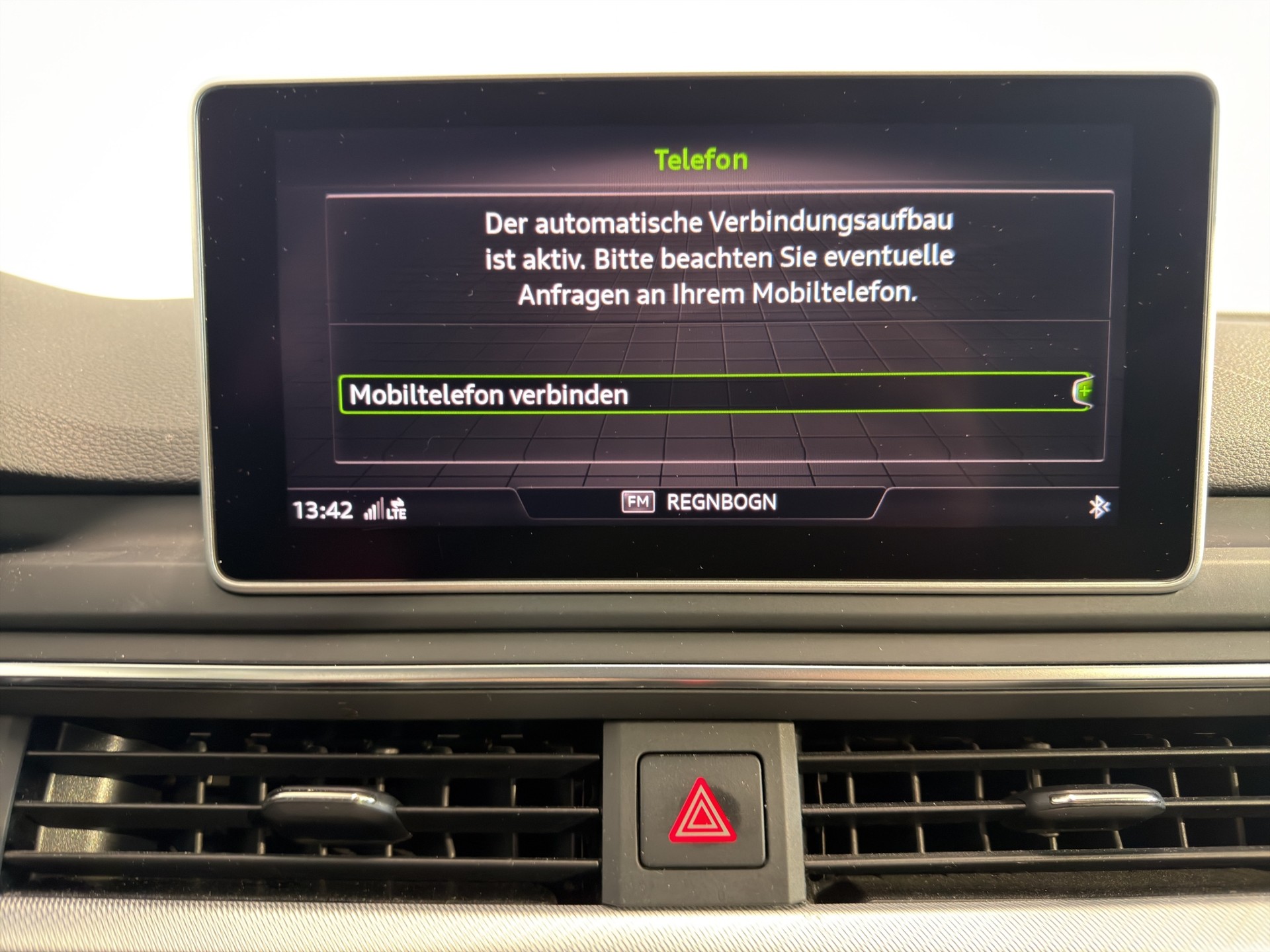 AUDI A4 Avant 40 TDI Sport quattro S-tronic-image-17