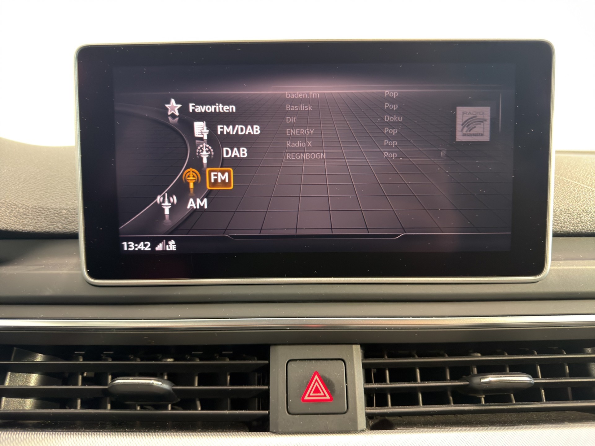 AUDI A4 Avant 40 TDI Sport quattro S-tronic-image-19