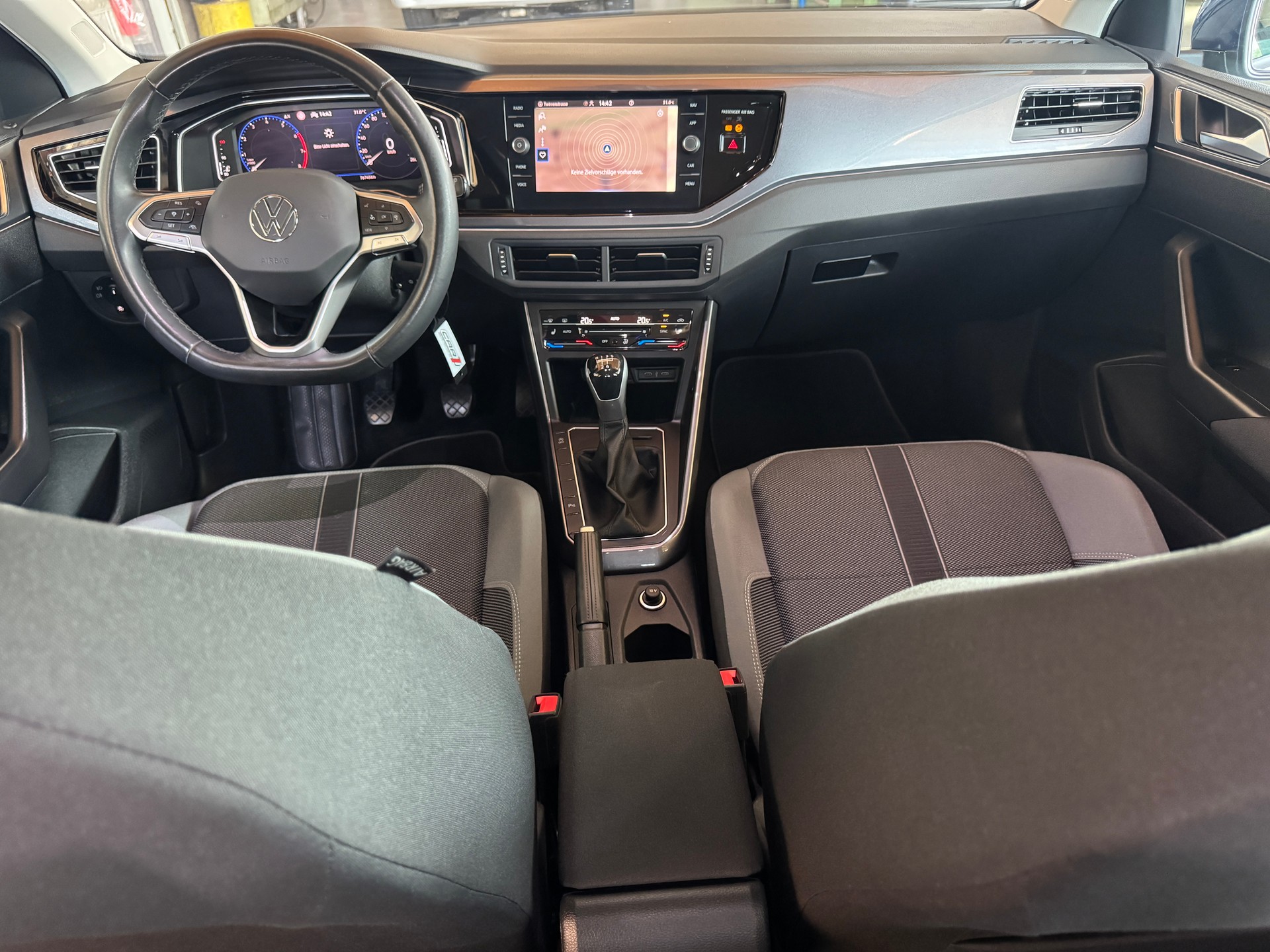 VW Polo 1.0 TSI Style-image-4