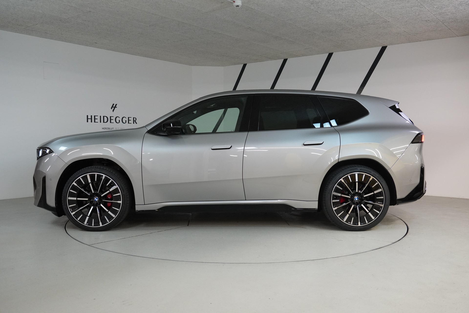 BMW iX3 50 xDrive M Sport Pro-image-3