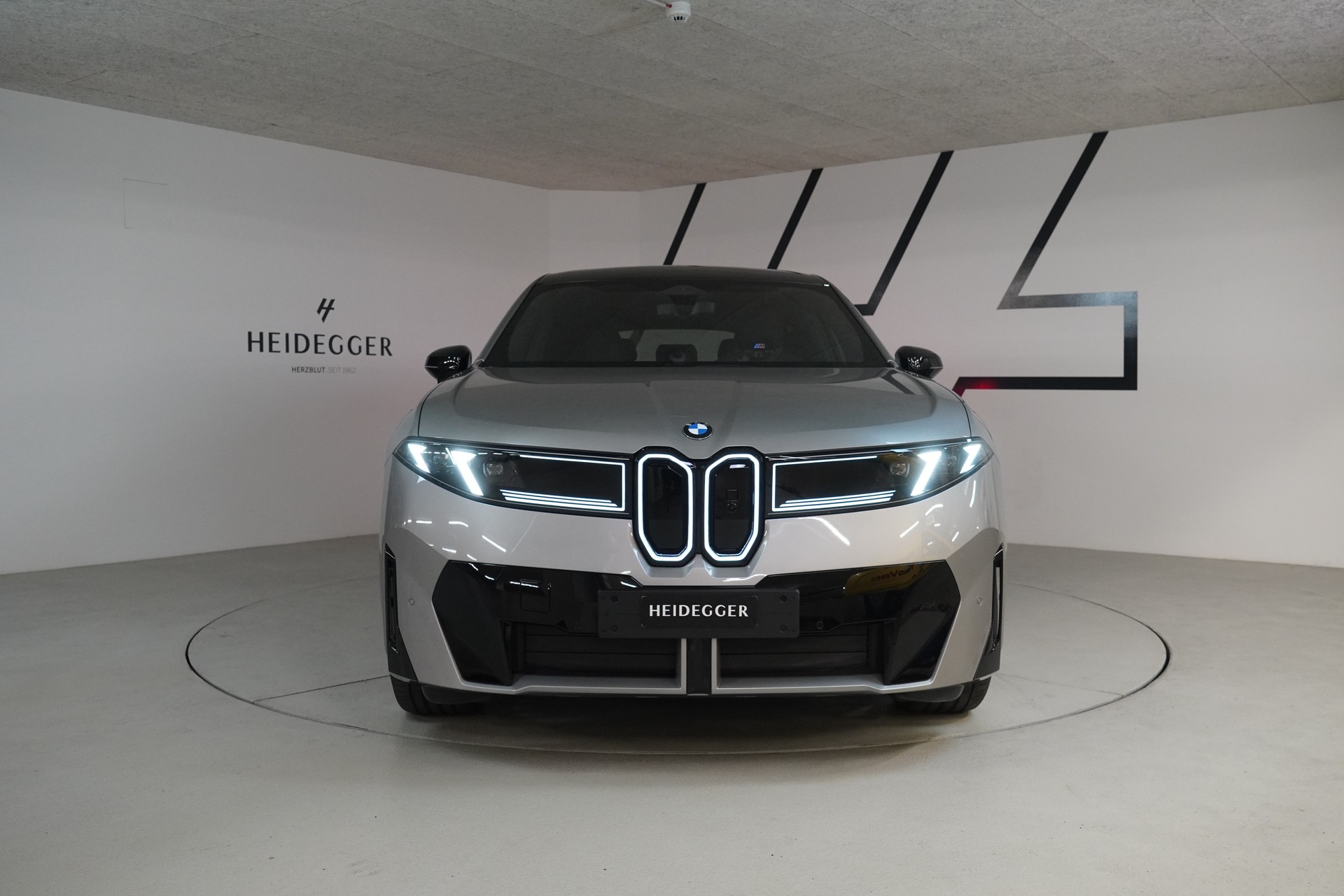 BMW iX3 50 xDrive M Sport Pro-image-1
