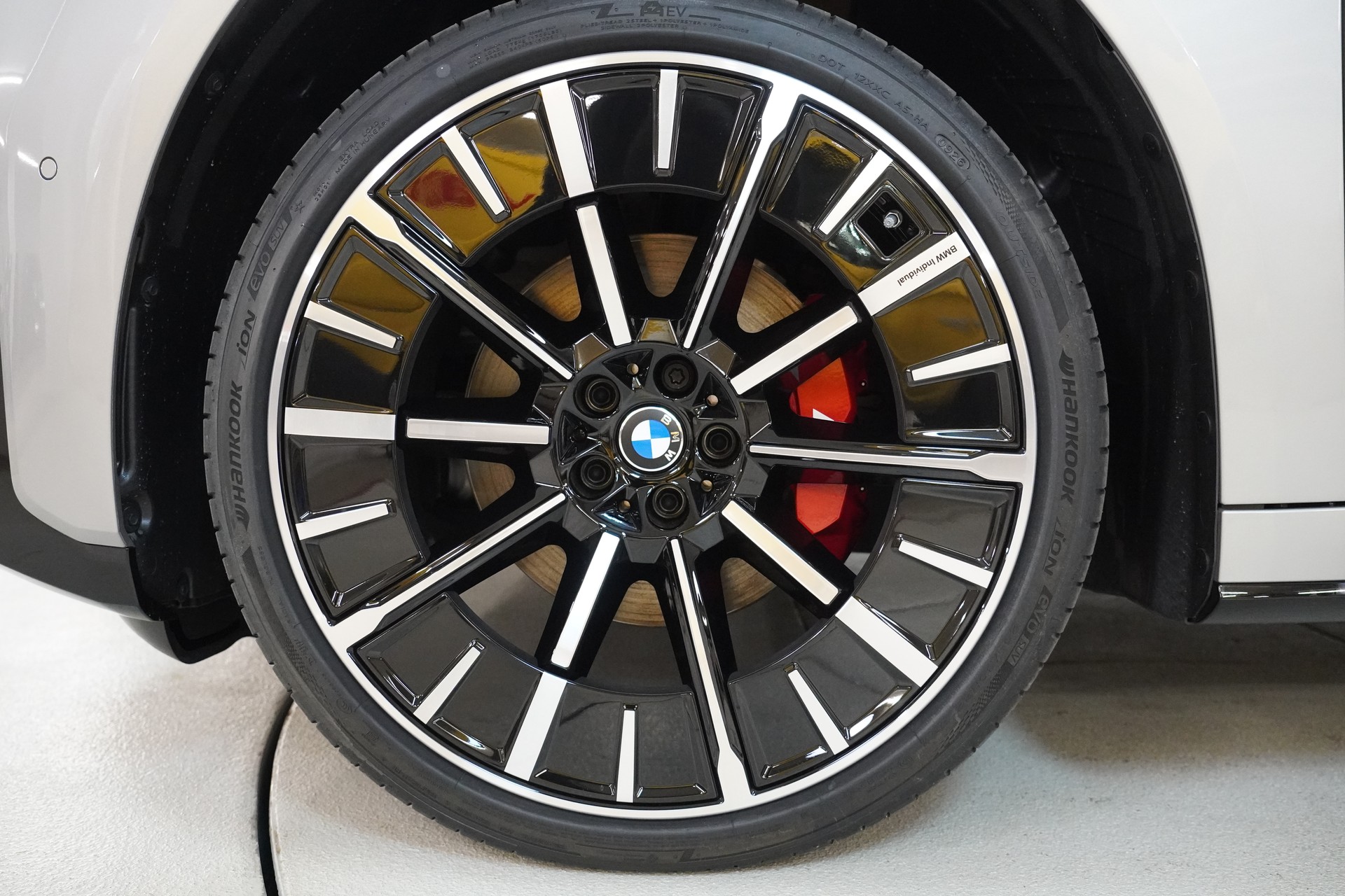 BMW iX3 50 xDrive M Sport Pro-image-9