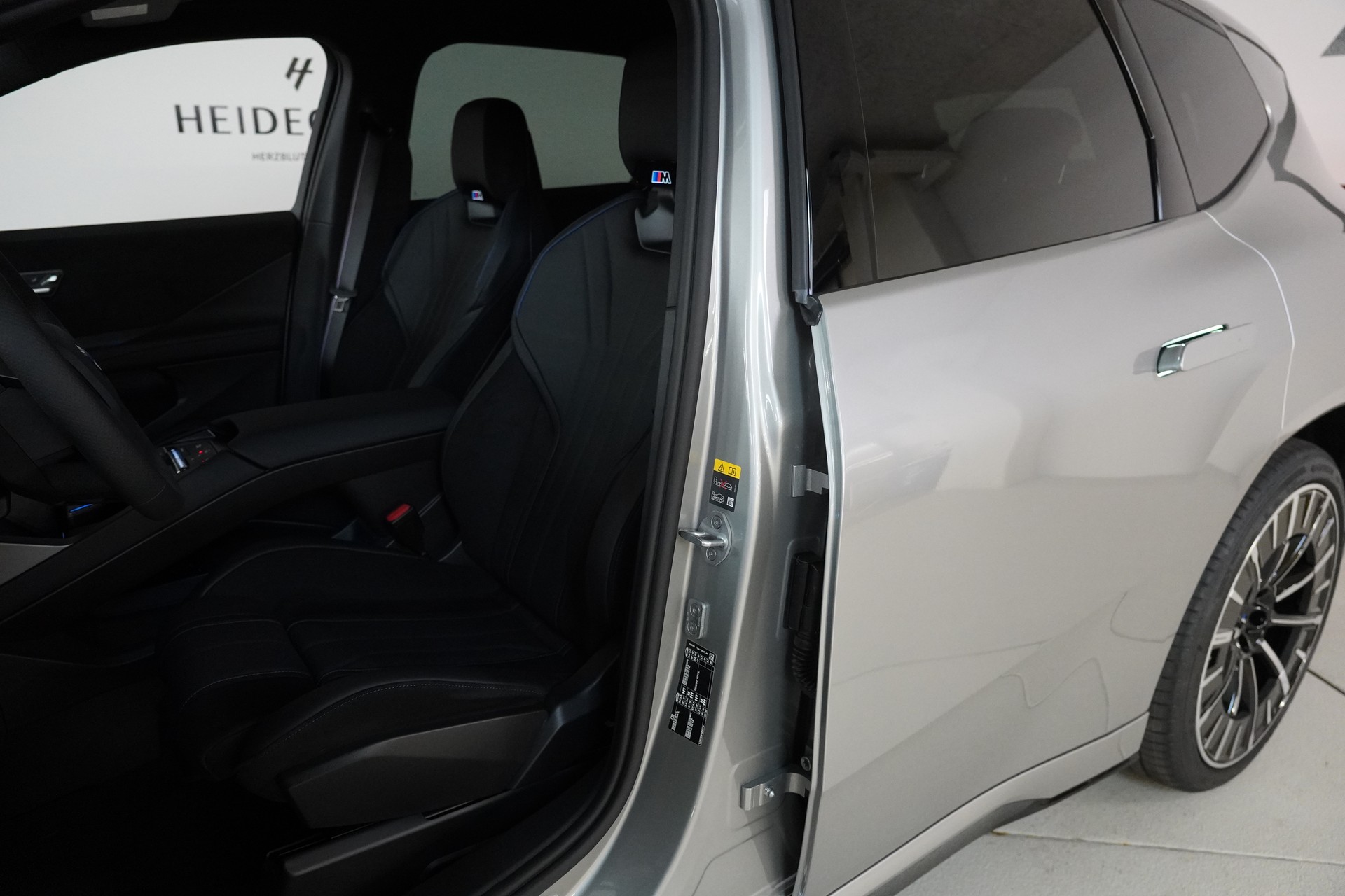 BMW iX3 50 xDrive M Sport Pro-image-11