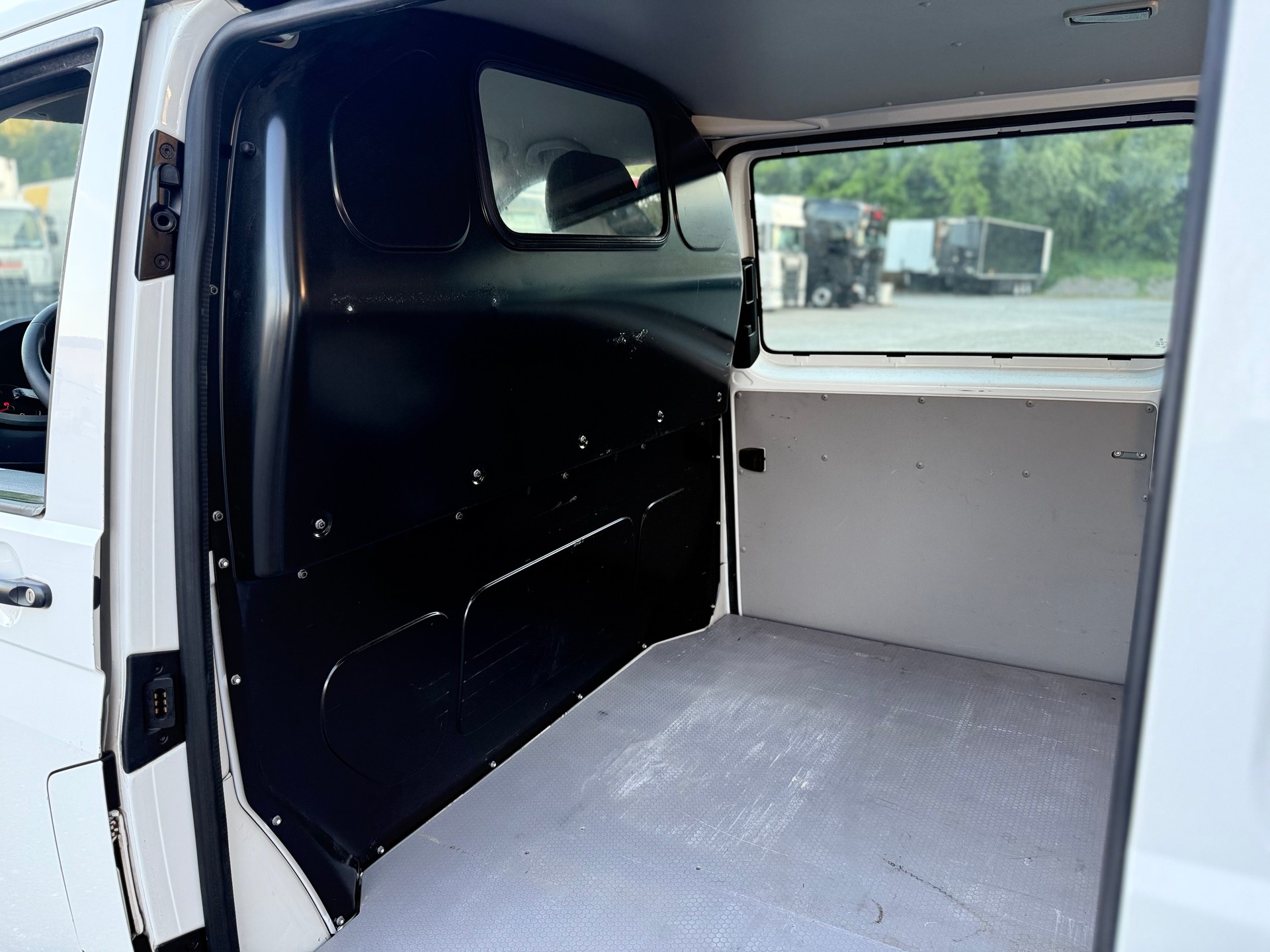 VW T6 2.0 TDI 4Motion DSG-image-3