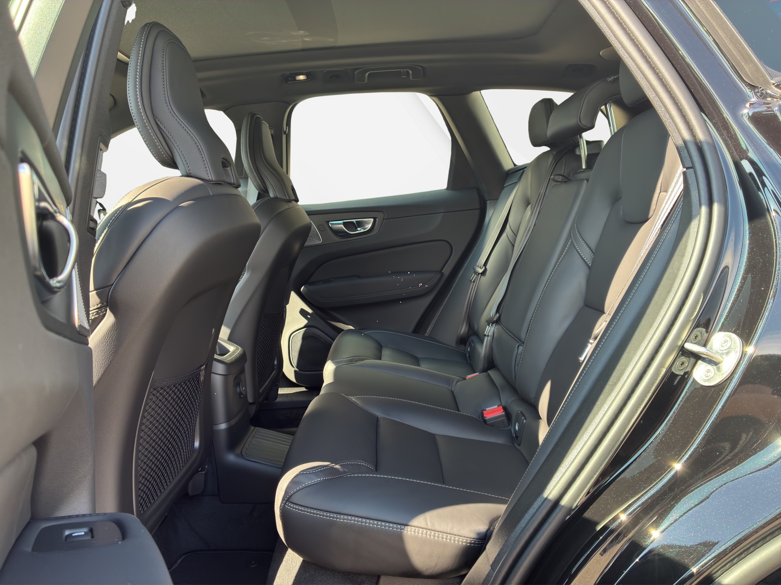 VOLVO XC60 2.0 T6 TE Black Edition eAWD-image-13