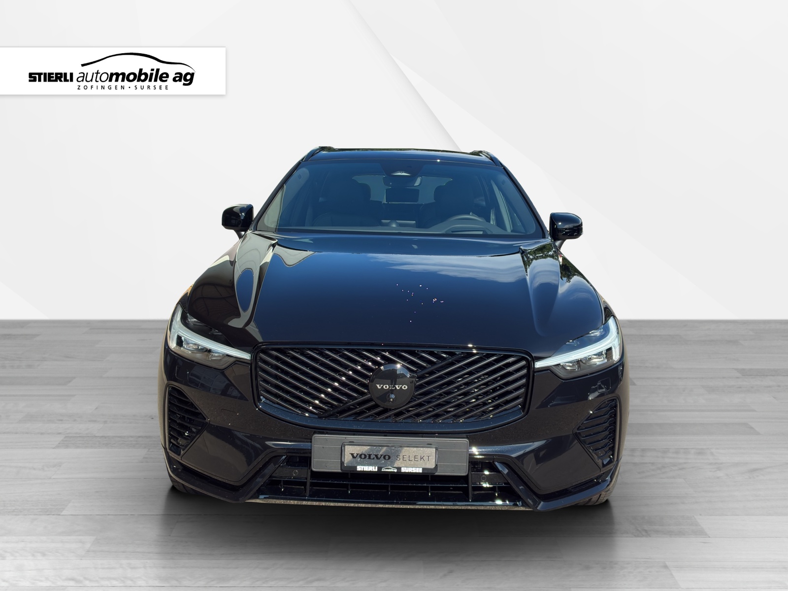 VOLVO XC60 2.0 T6 TE Black Edition eAWD-image-1