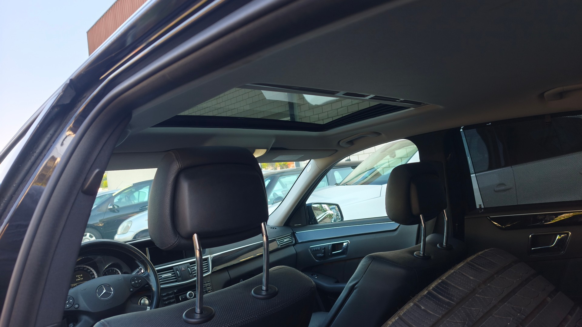 MERCEDES-BENZ E 350 Avantgarde 4Matic 7G-Tronic-image-8