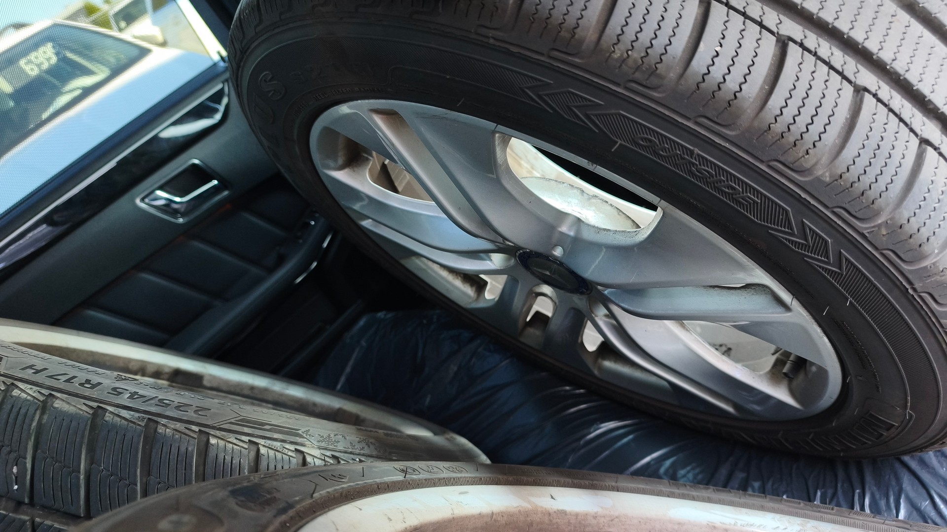 MERCEDES-BENZ E 350 Avantgarde 4Matic 7G-Tronic-image-14
