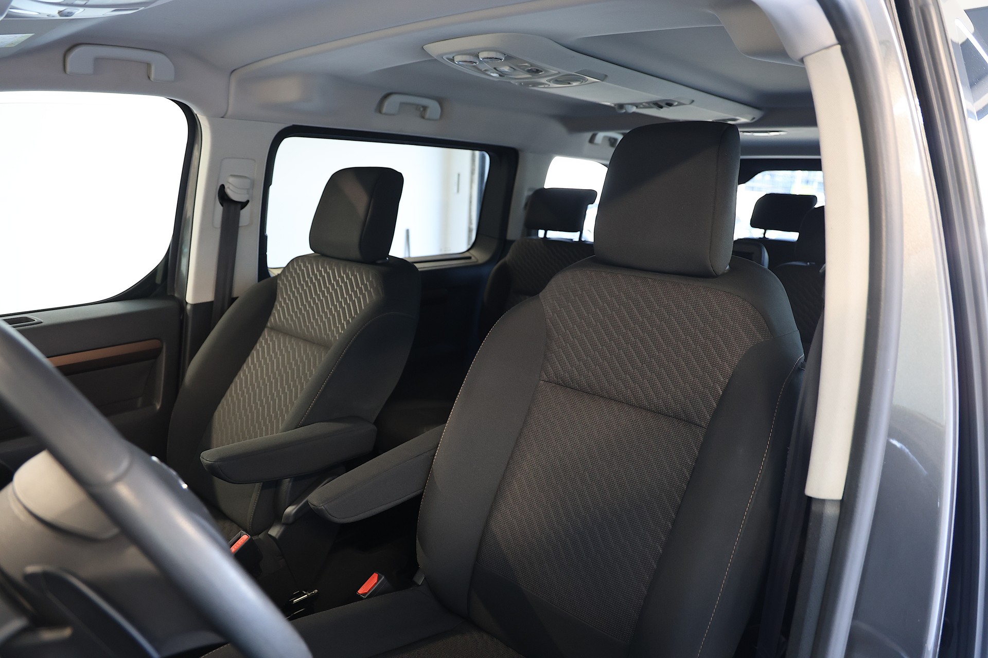 TOYOTA Proace Verso 2.0 D-4D Family L1 Automatic-image-6