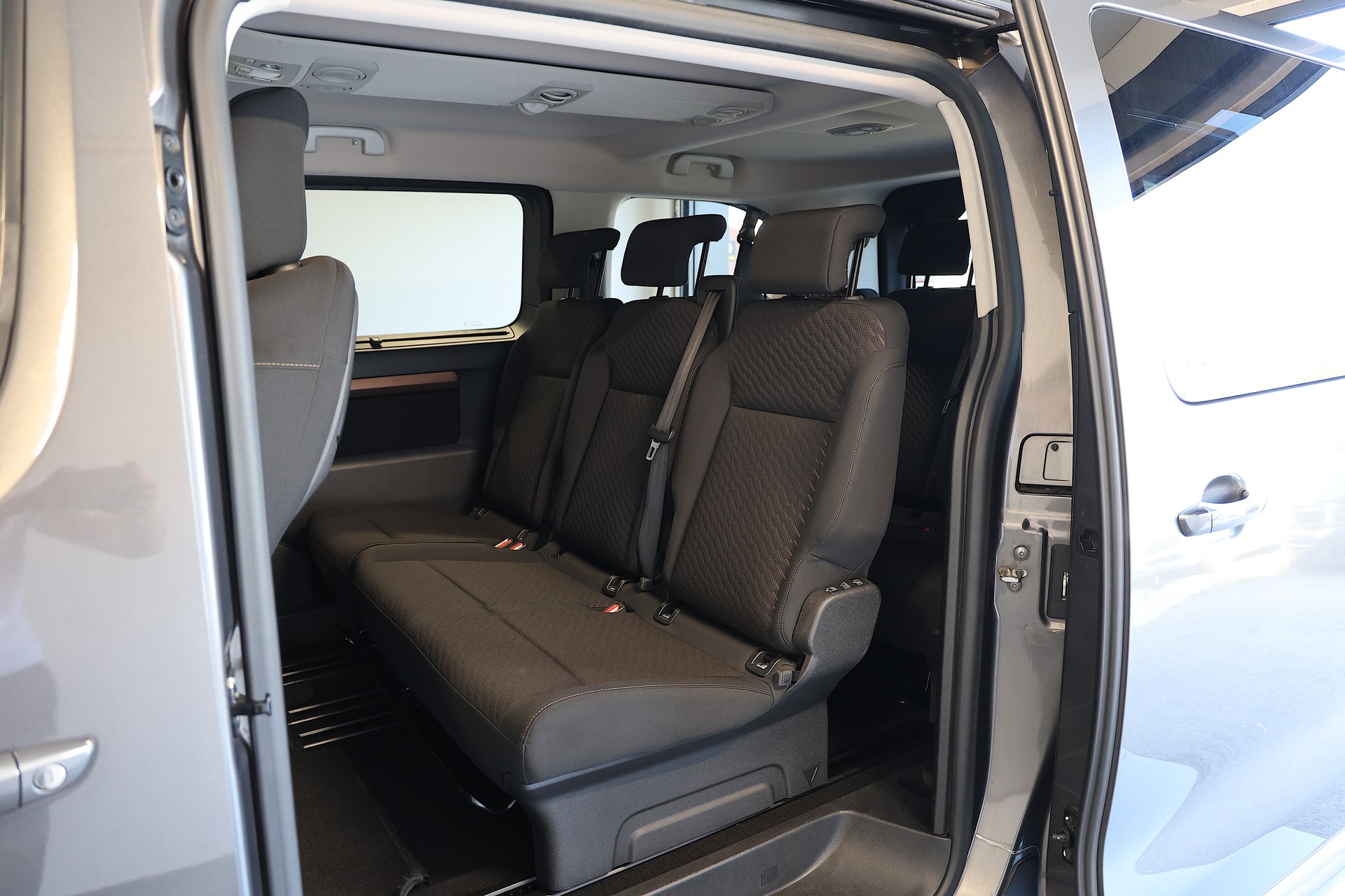 TOYOTA Proace Verso 2.0 D-4D Family L1 Automatic-image-13