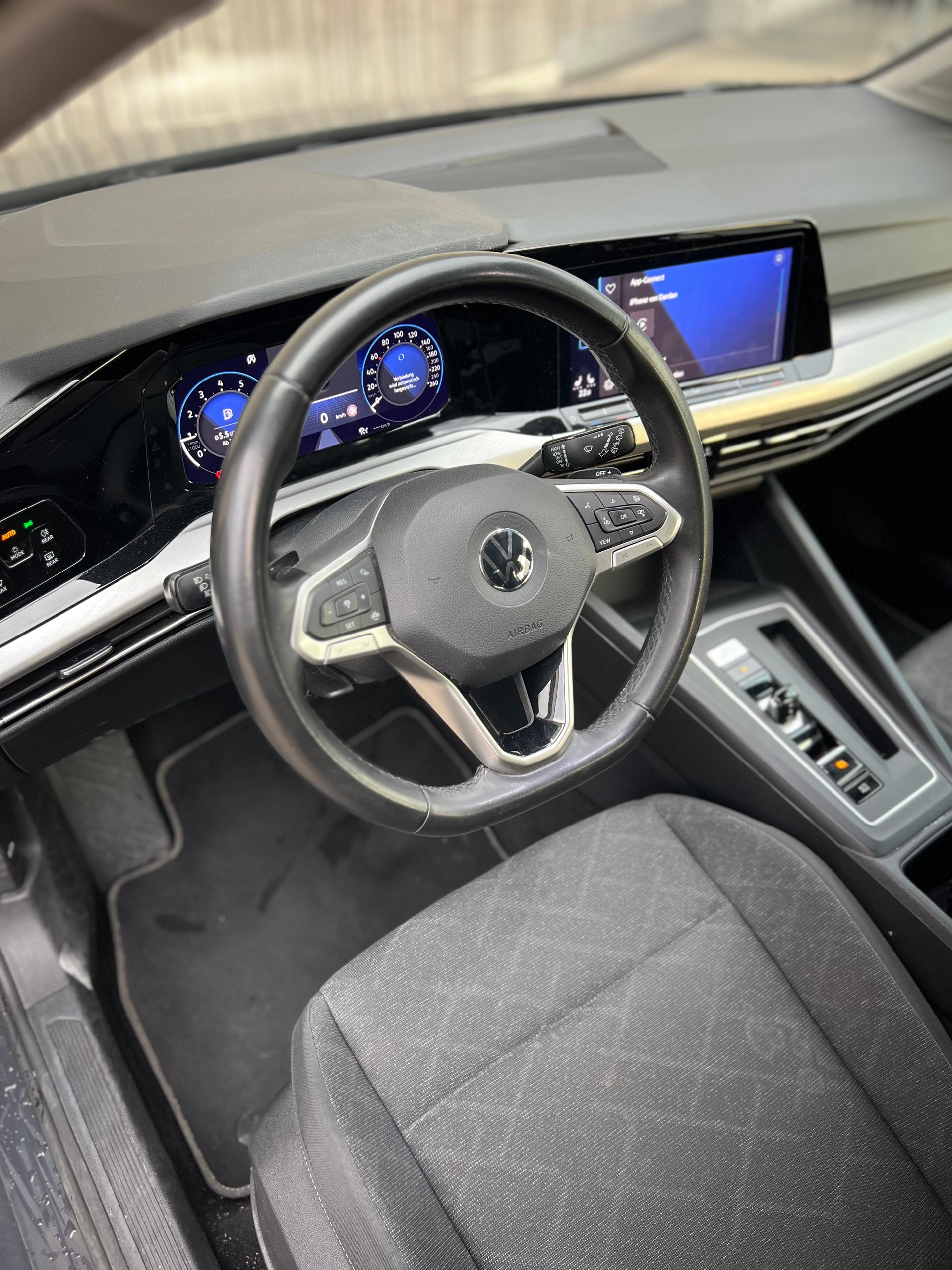 VW Golf 1.0 eTSI mHEV ACTLife DSG-image-6