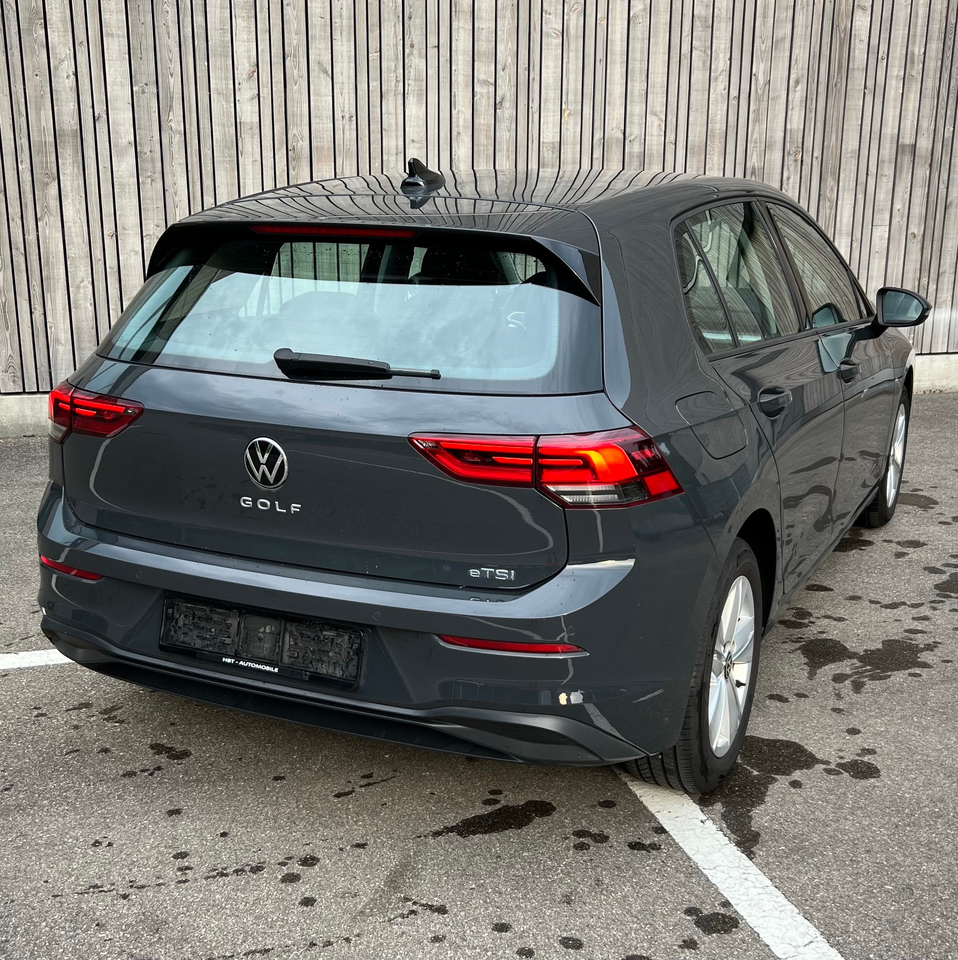VW Golf 1.0 eTSI mHEV ACTLife DSG-image-2