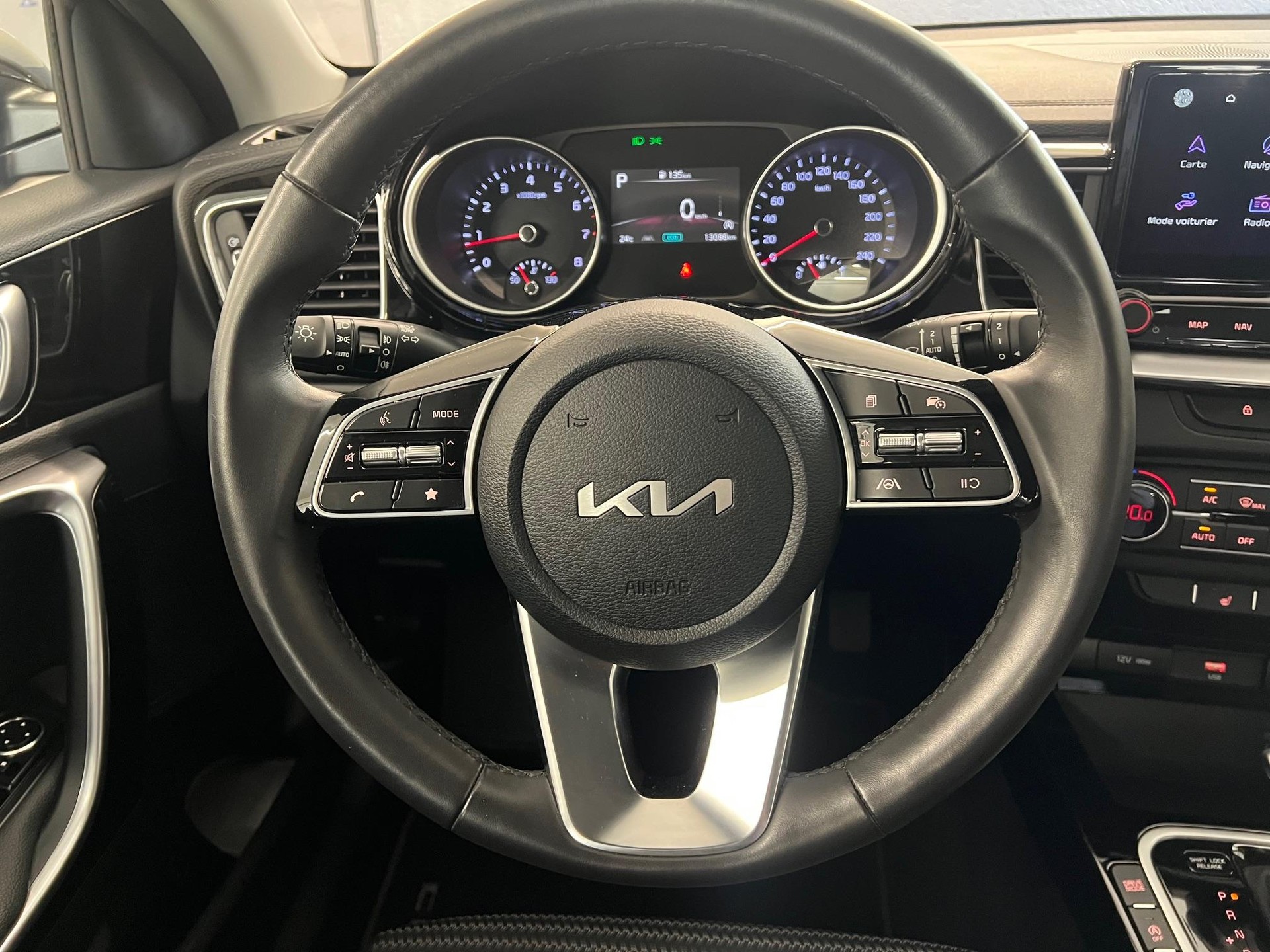 KIA Ceed SW 1.5 T-GDi MHEV Power-image-8