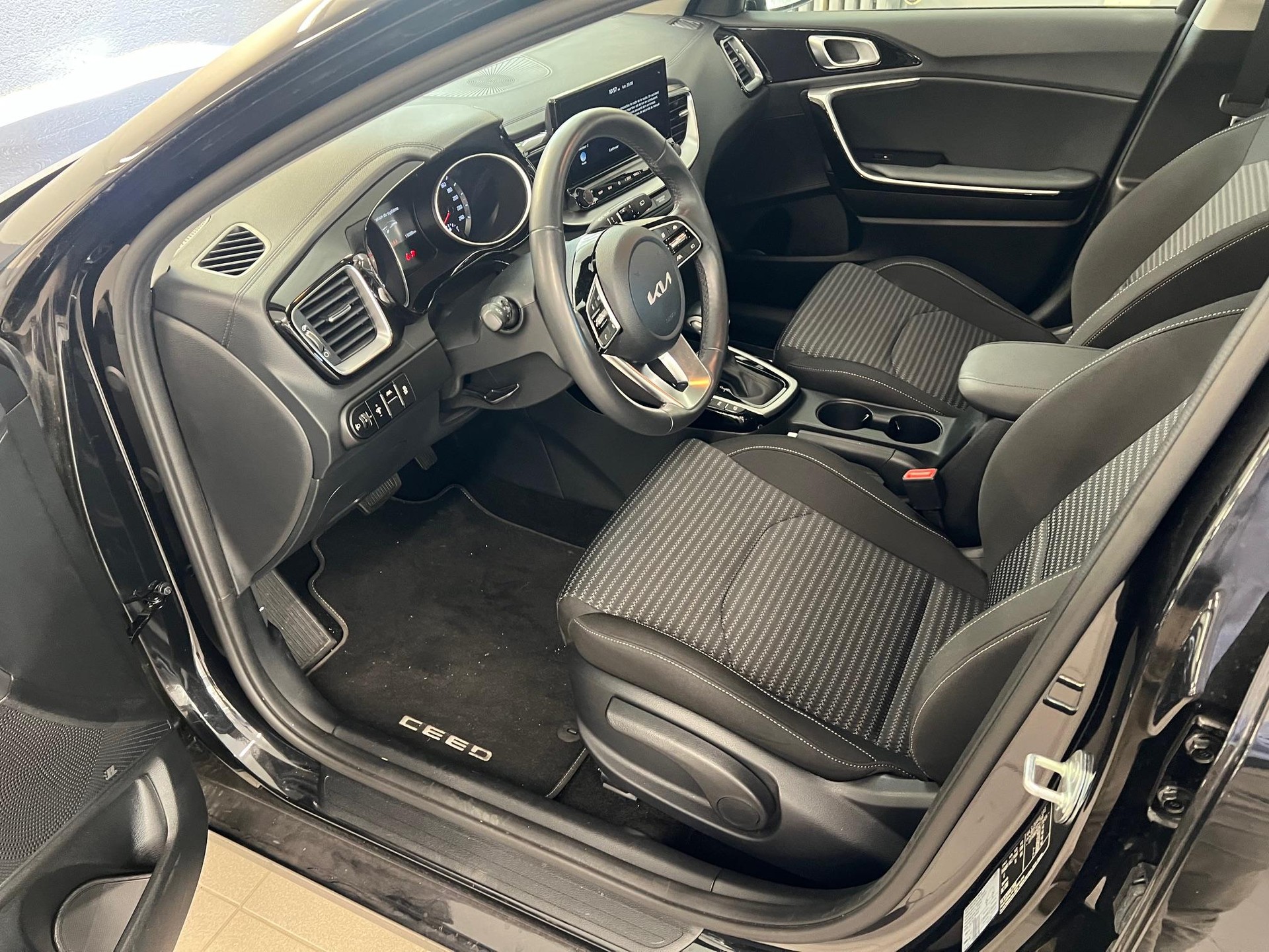 KIA Ceed SW 1.5 T-GDi MHEV Power-image-5