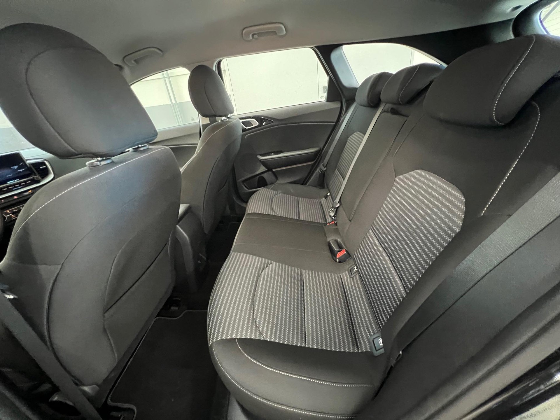 KIA Ceed SW 1.5 T-GDi MHEV Power-image-11