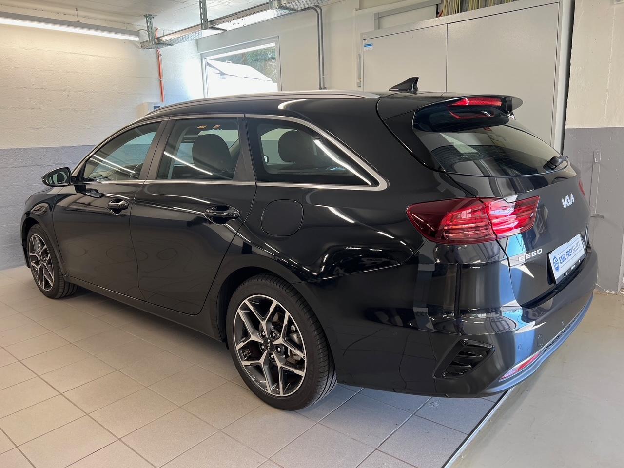 KIA Ceed SW 1.5 T-GDi MHEV Power-image-3