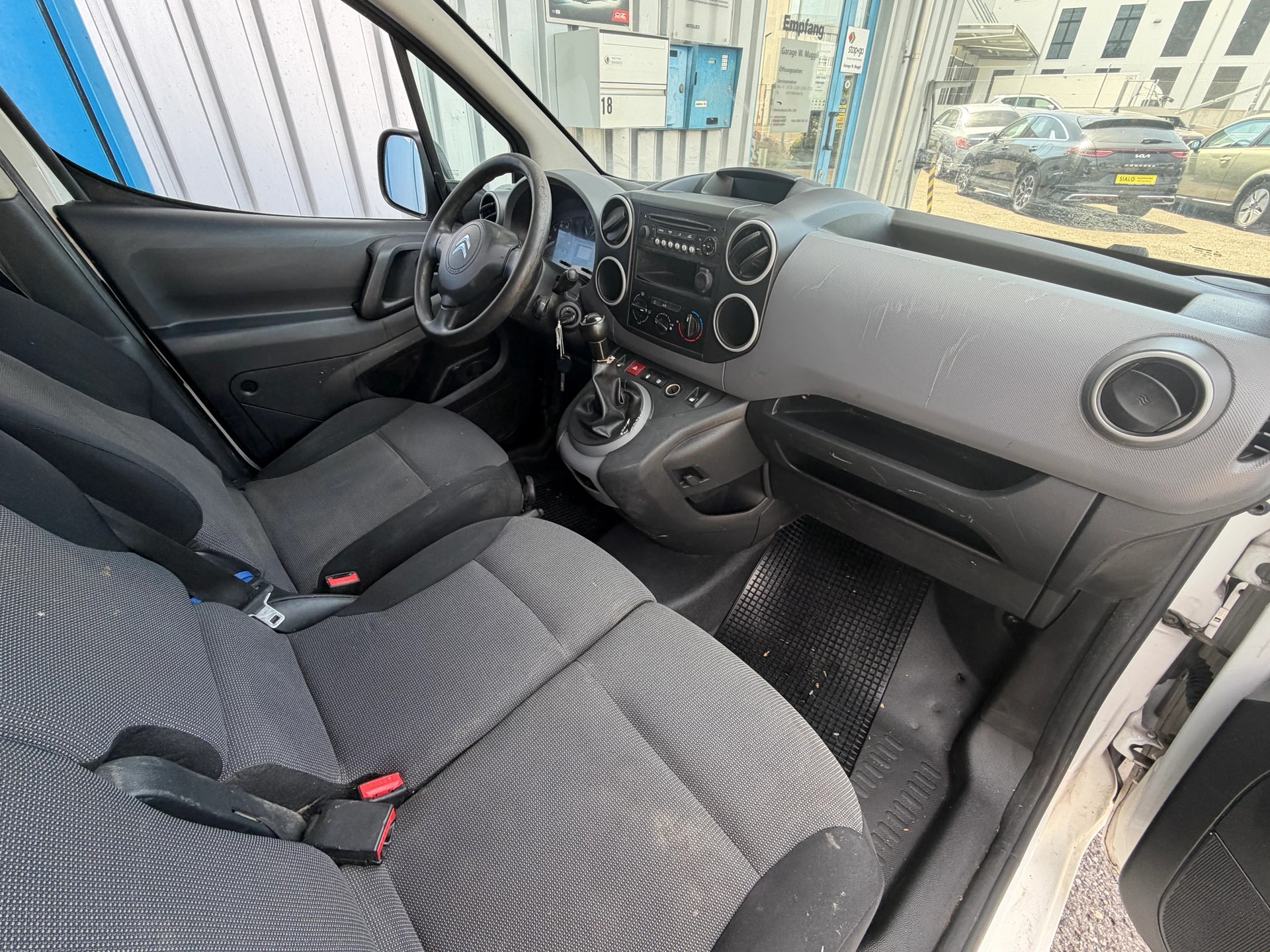 CITROEN Berlingo 1.6 VTi 98 Business-image-5