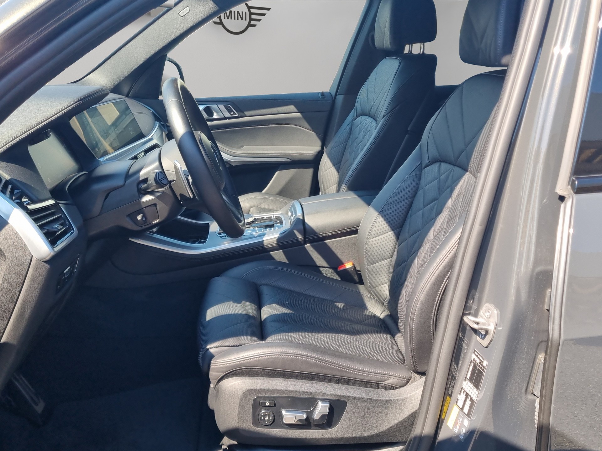 BMW X5 xDrive45e M Sport Steptronic-image-10
