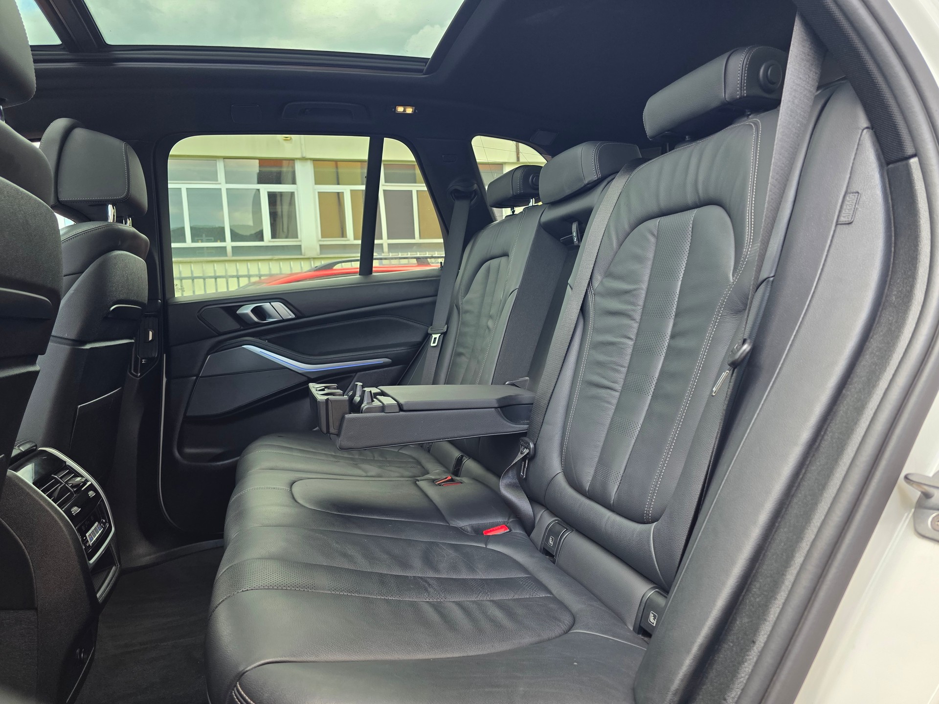 BMW X5 xDrive M50d Steptronic-image-13