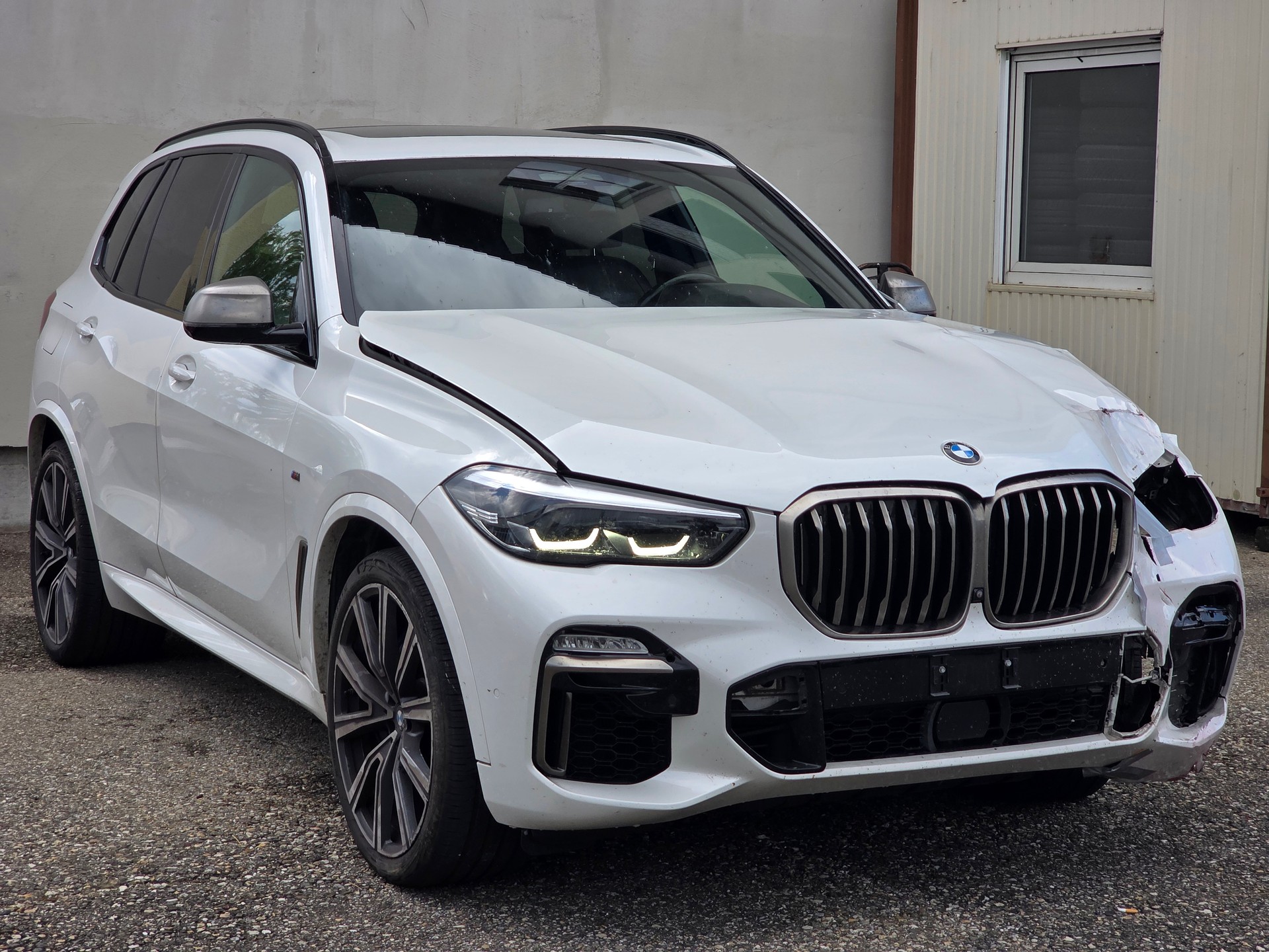 BMW X5 xDrive M50d Steptronic-image-2