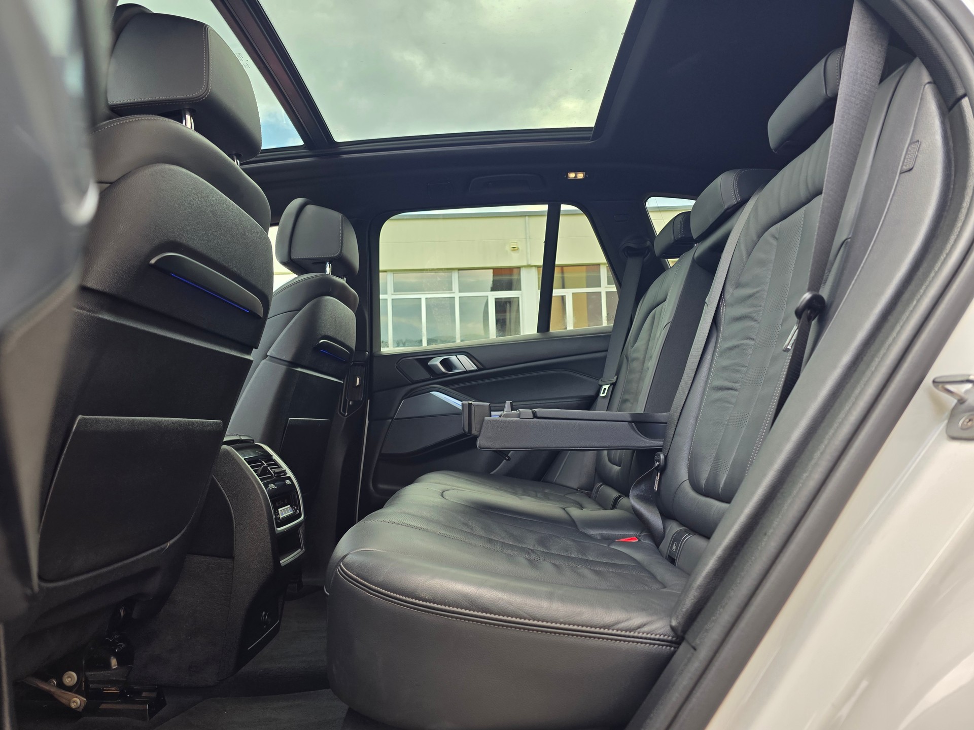 BMW X5 xDrive M50d Steptronic-image-12
