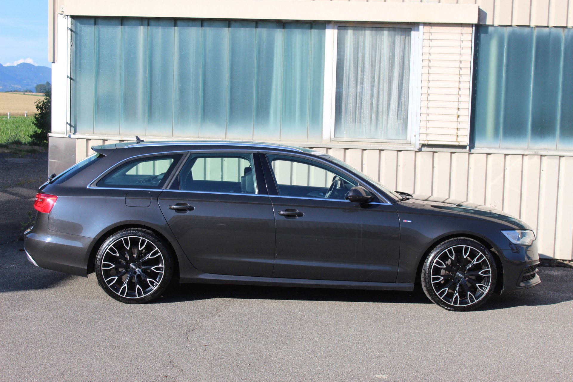AUDI A6 Avant 2.0 TDI multitronic-image-1