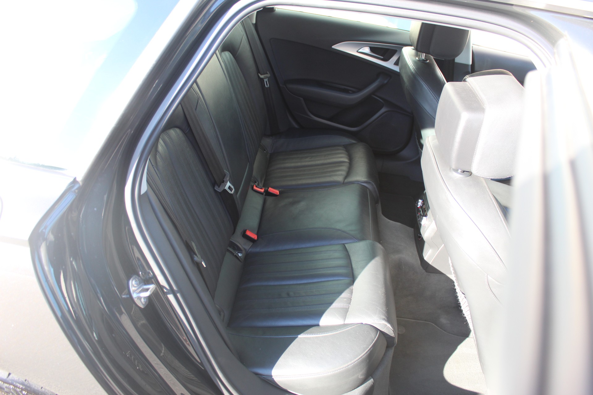 AUDI A6 Avant 2.0 TDI multitronic-image-11