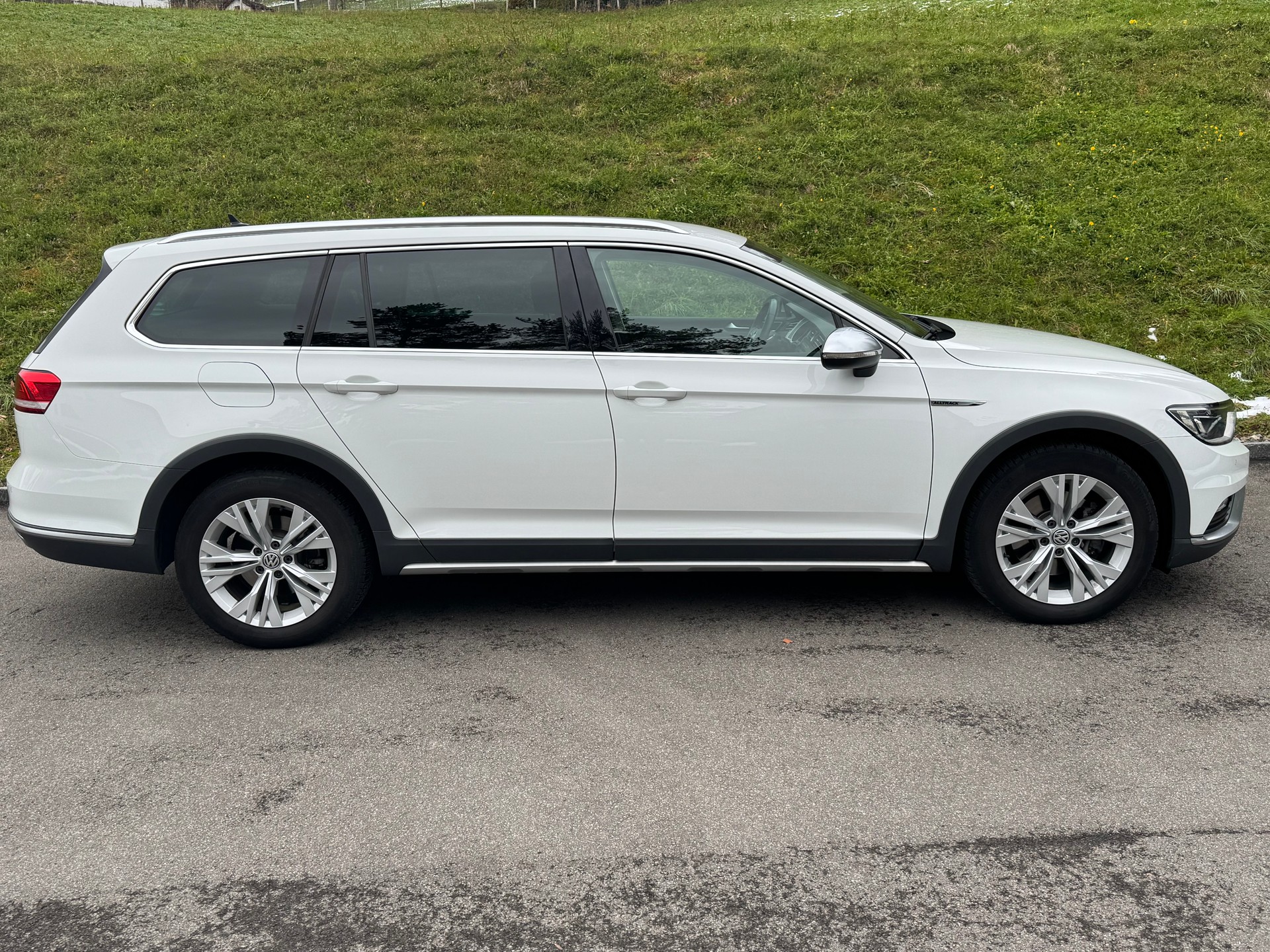 VW Passat Alltrack 2.0 TDI BMT 4Motion DSG-image-1