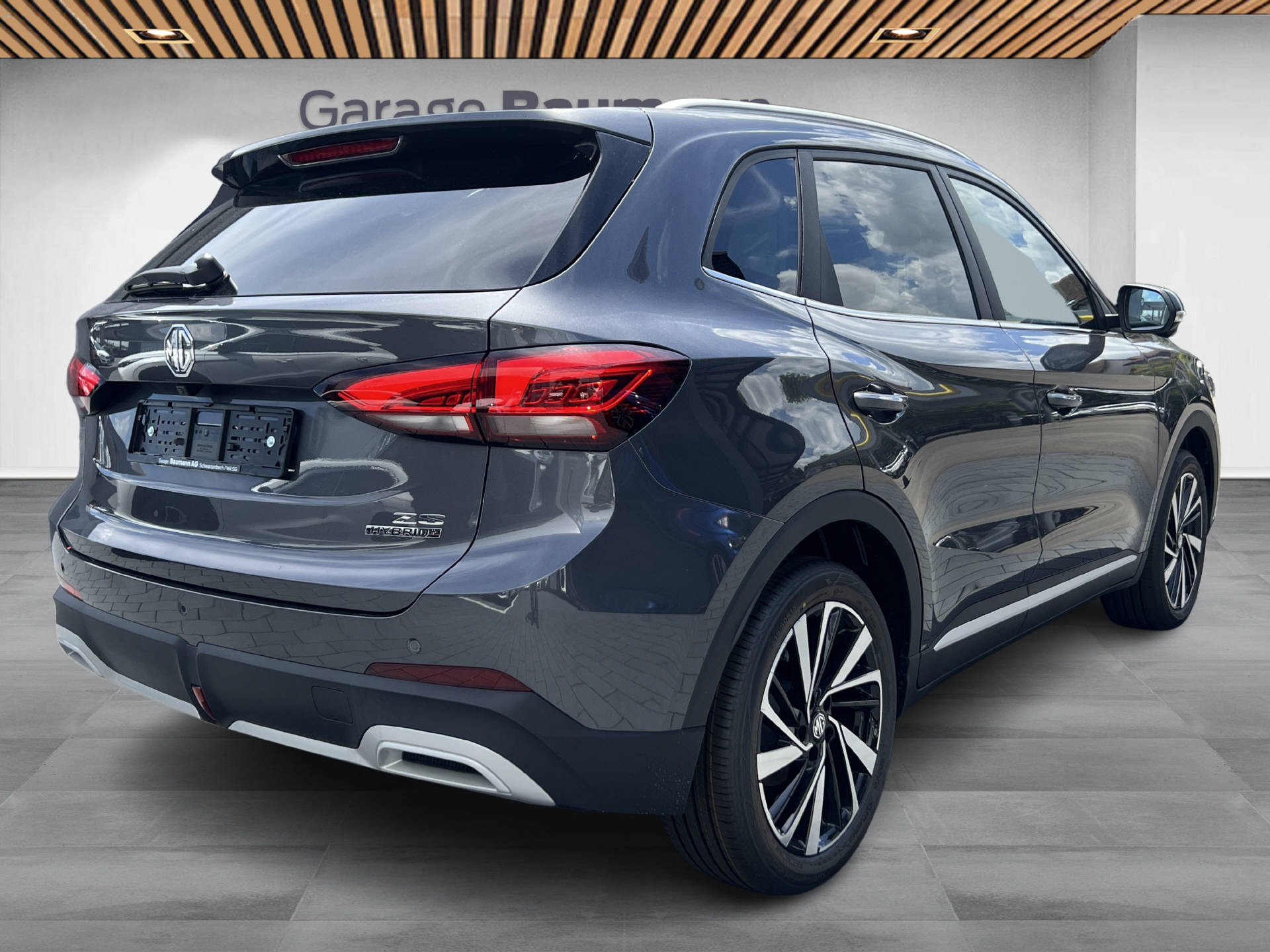 MG ZS 1.5 Hybrid+ Luxury-image-2