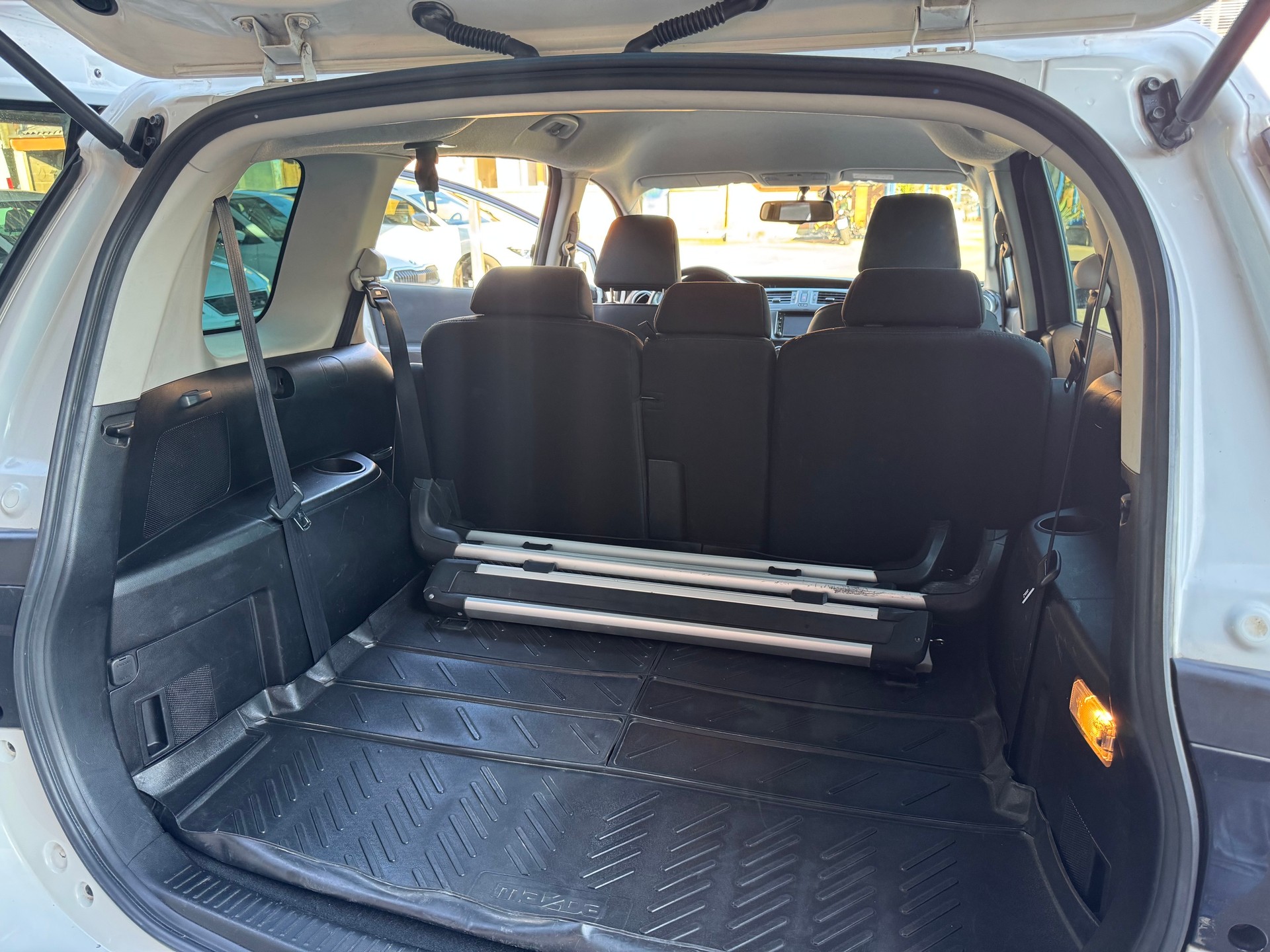 MAZDA 5 2.0 16V Voila ma Suisse Edition+ Activematic-image-7