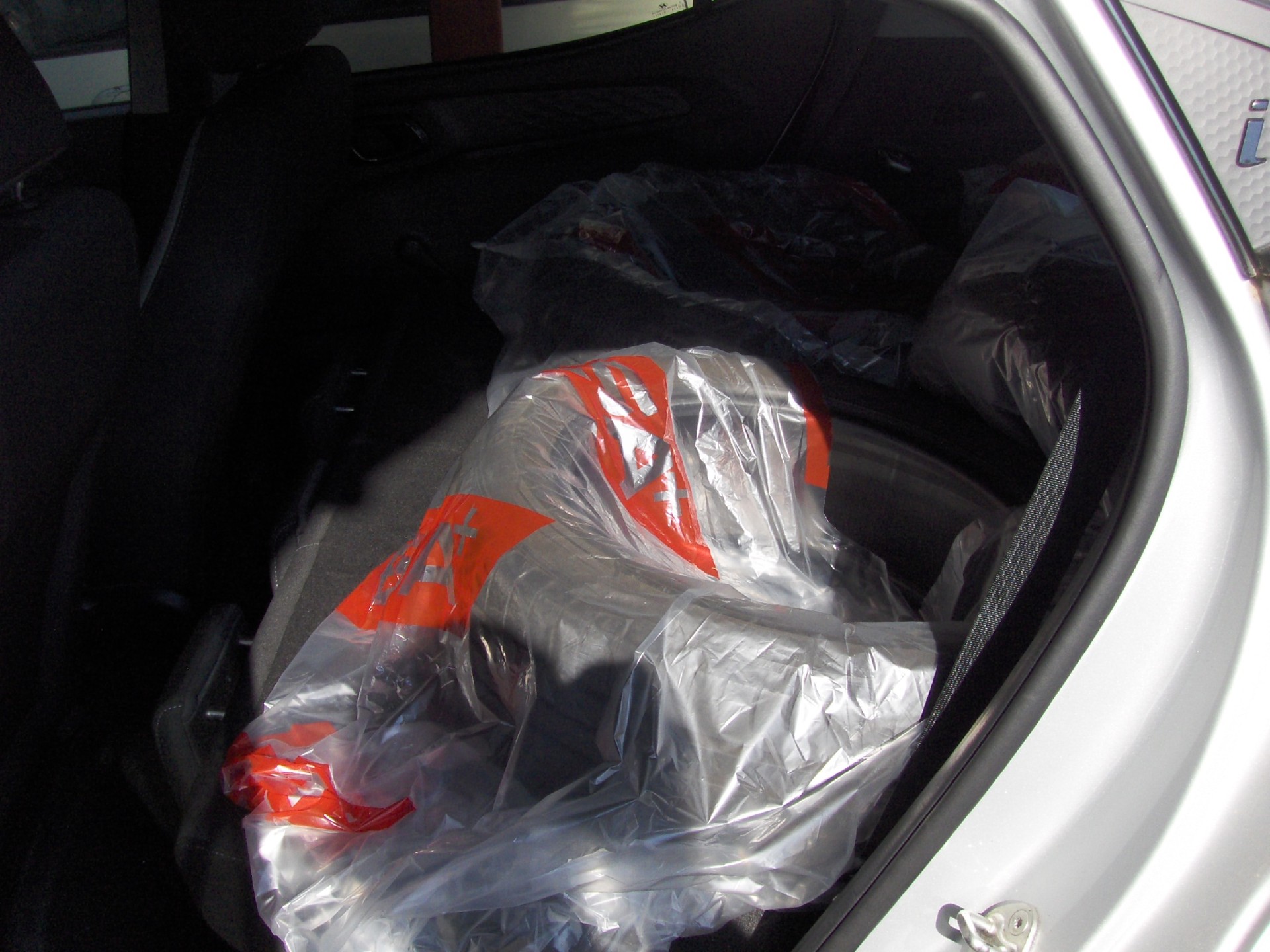 HYUNDAI i10 1.2 Amplia Automat-image-5