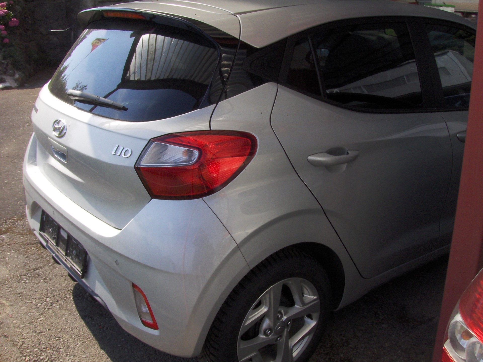 HYUNDAI i10 1.2 Amplia Automat-image-3