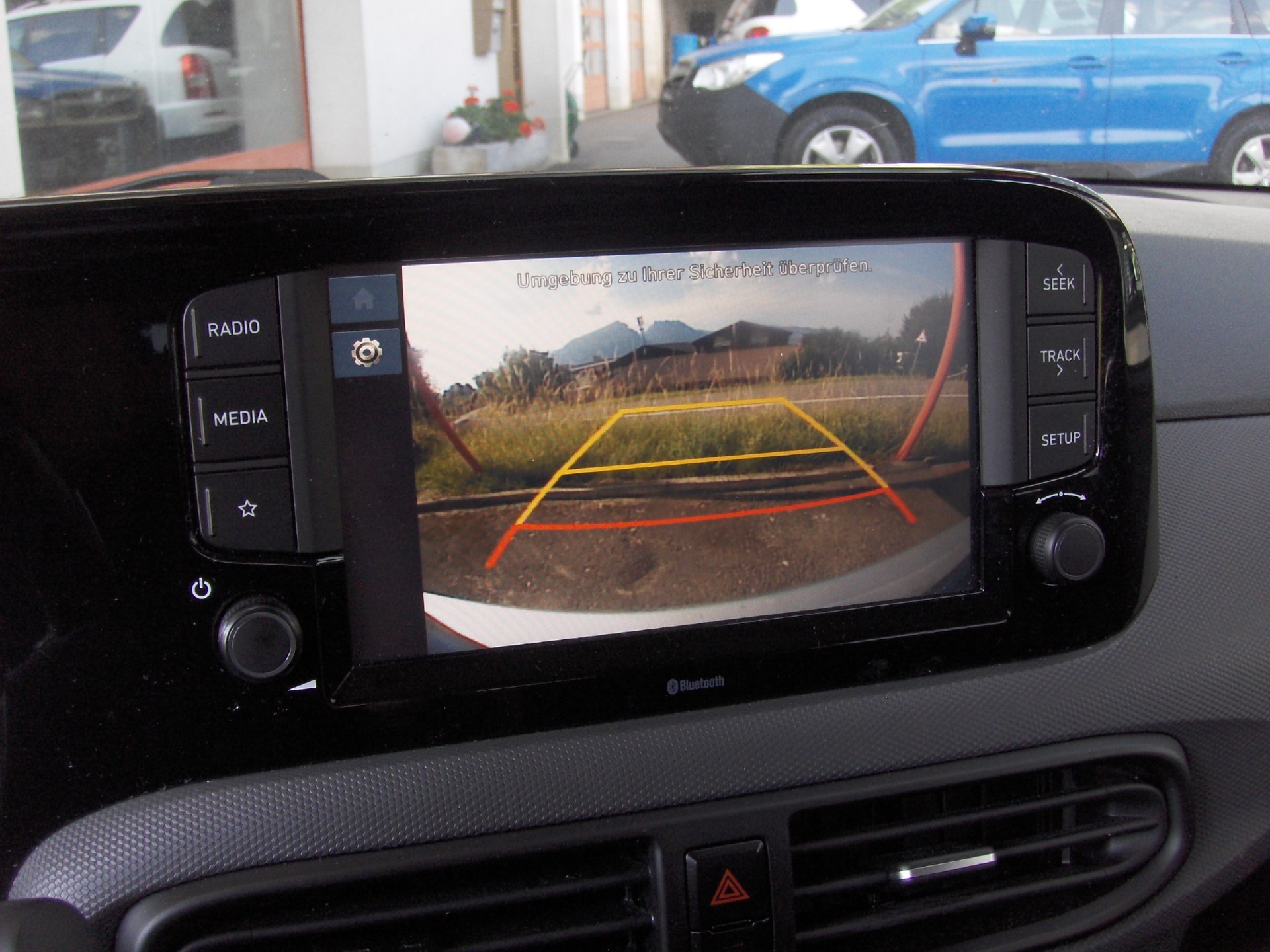 HYUNDAI i10 1.2 Amplia Automat-image-7