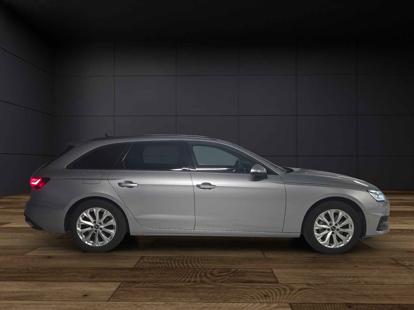 AUDI A4 Avant 40 TDI Attraction quattro S-tronic CH-Fahrzeug-image-4