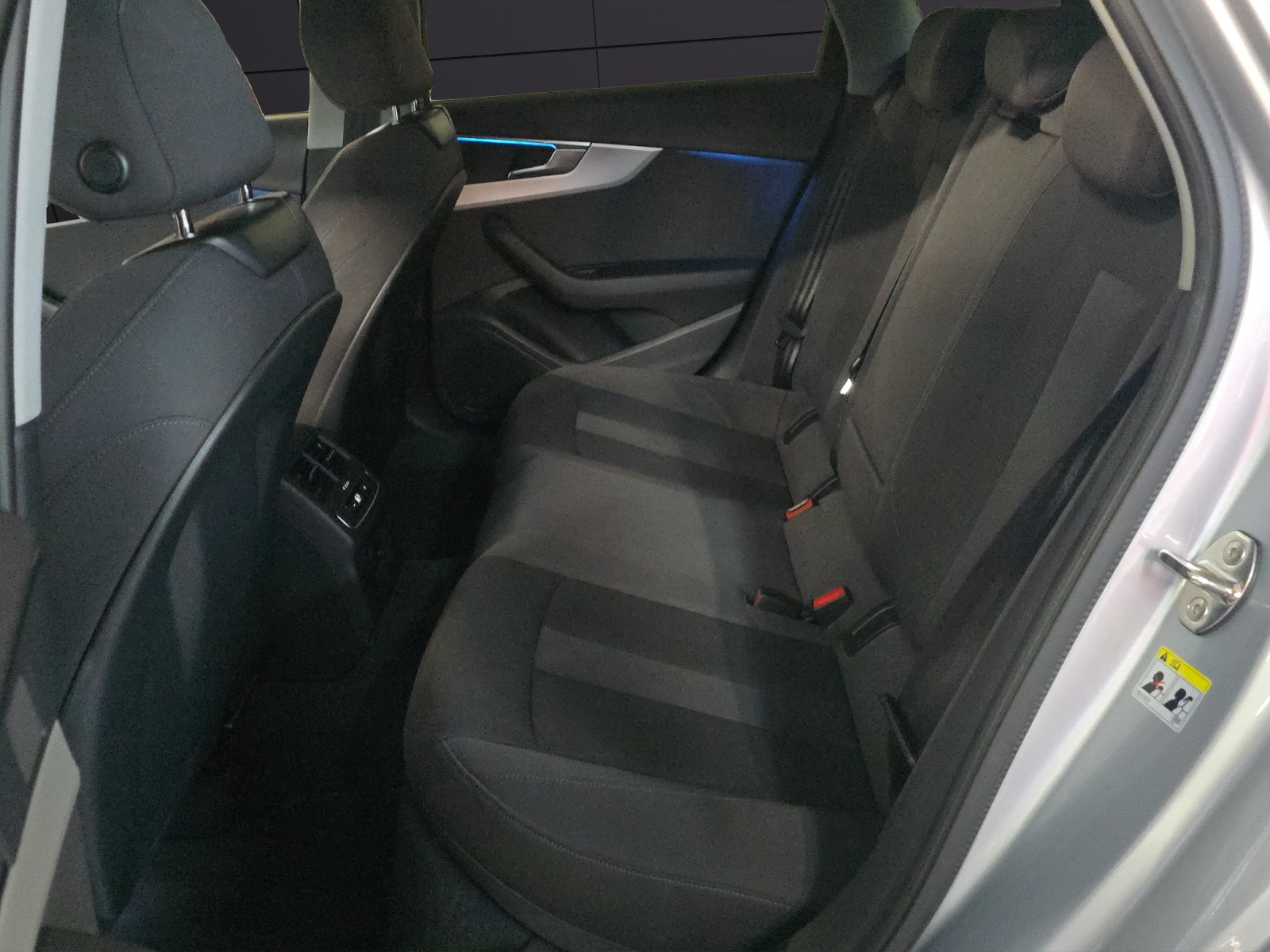 AUDI A4 Avant 40 TDI Attraction quattro S-tronic CH-Fahrzeug-image-20