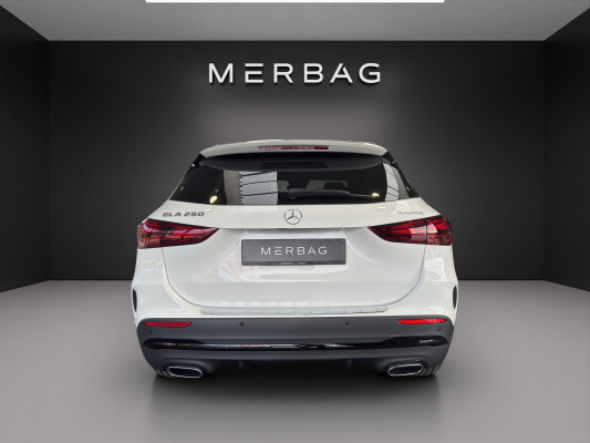 MERCEDES-BENZ GLA 250 4Matic Swiss Star-image-4