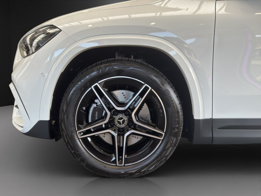 MERCEDES-BENZ GLA 250 4Matic Swiss Star-image-6