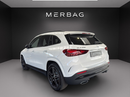 MERCEDES-BENZ GLA 250 4Matic Swiss Star-image-3